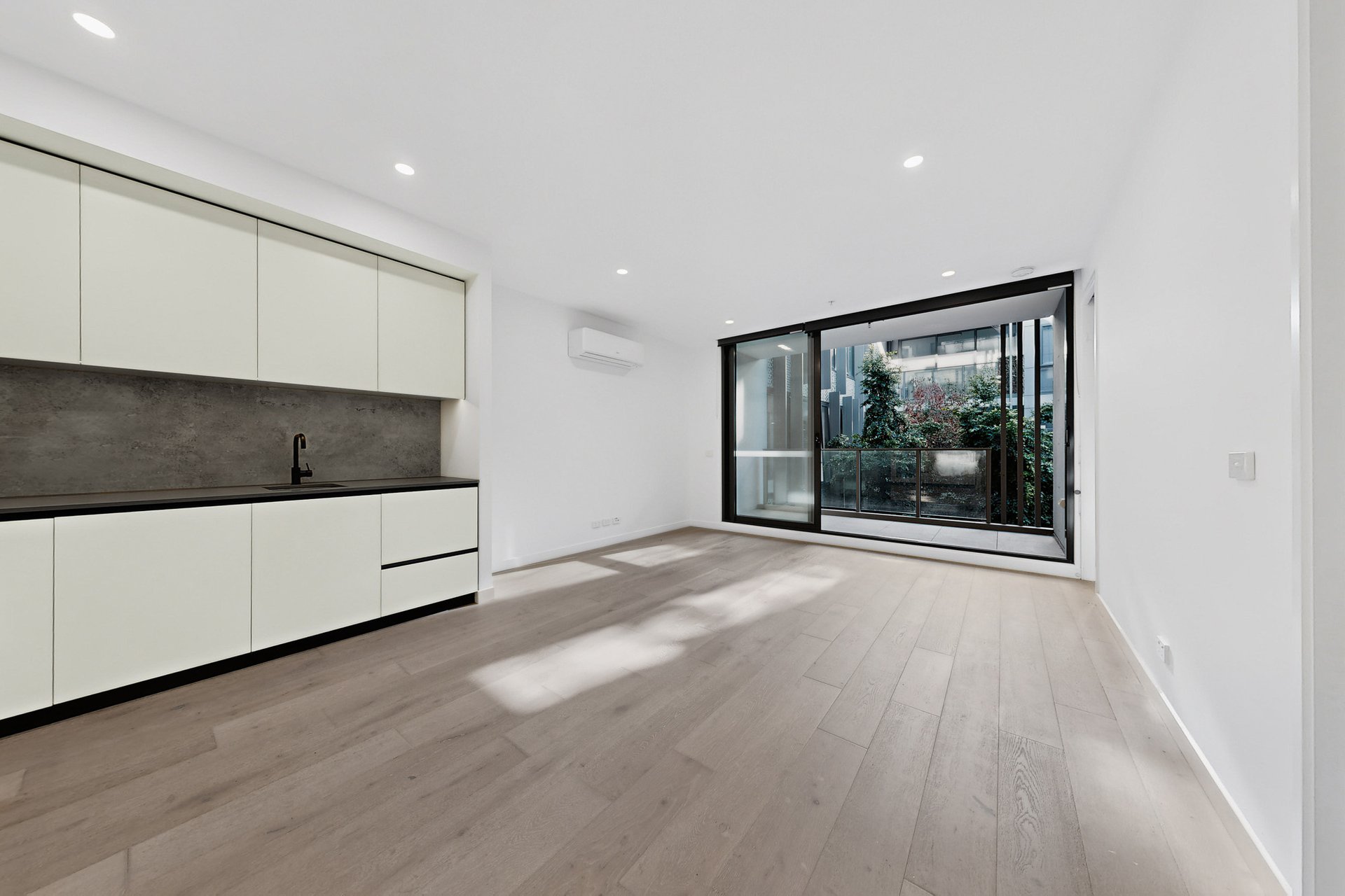 206/22 Courtney Street, North&nbsp;Melbourne image 5