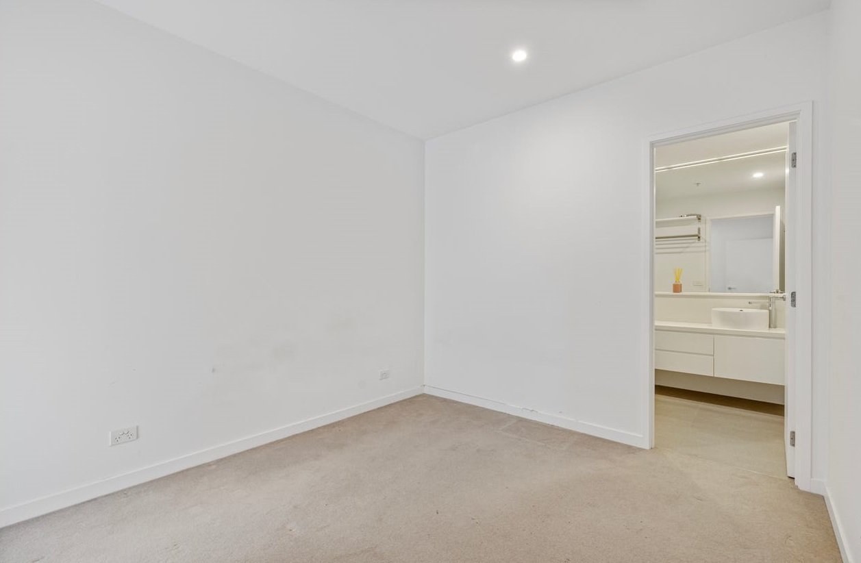 206/5 Sovereign Point Court, Doncaster image 4