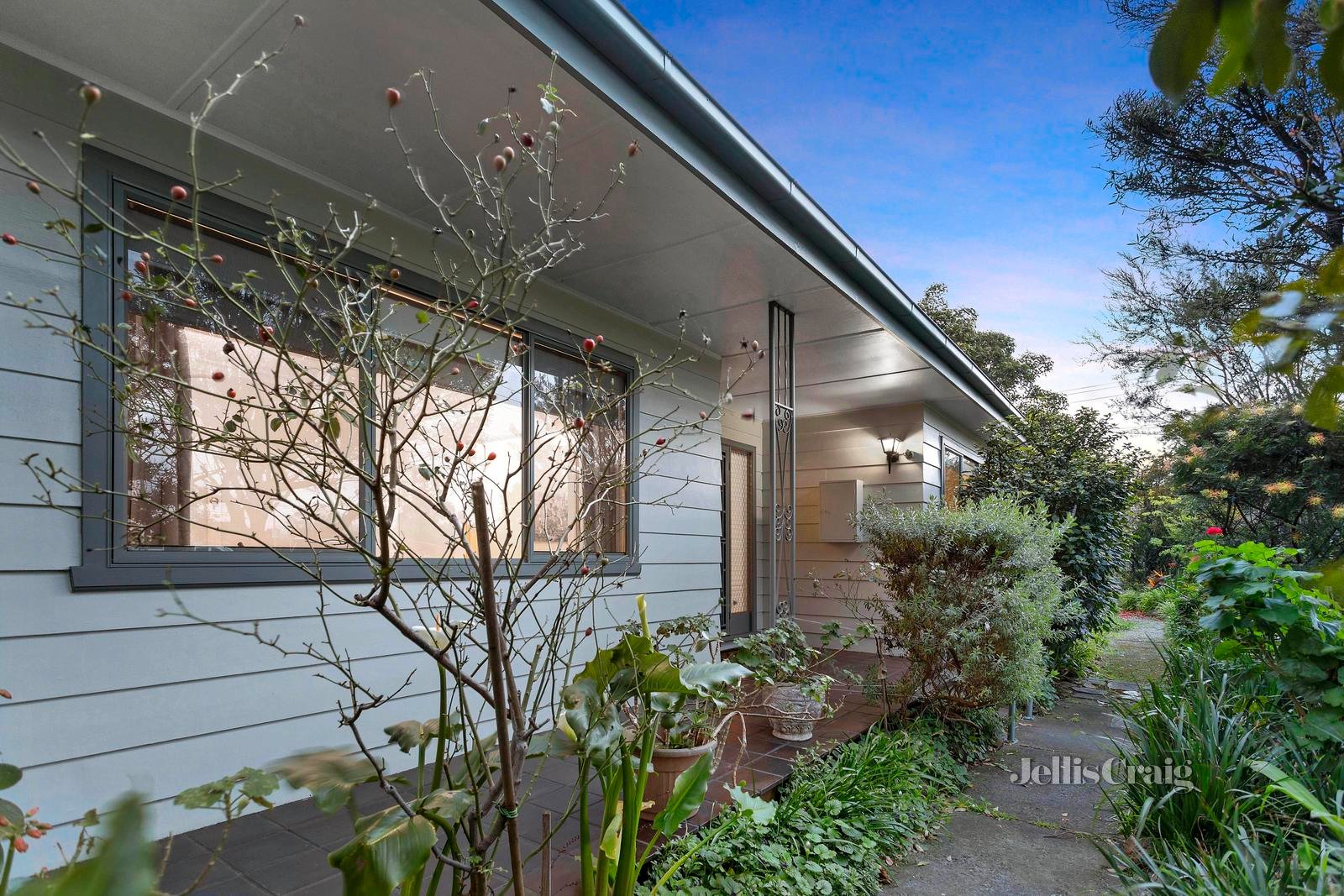 207 Thames Promenade, Chelsea Heights image 2