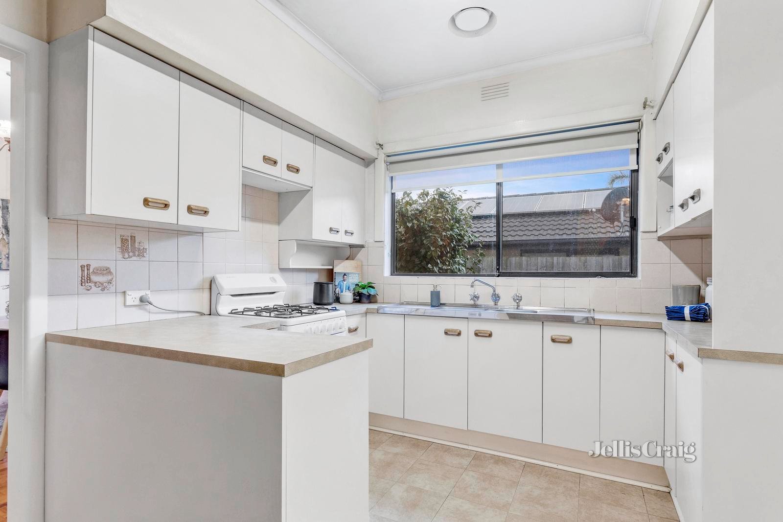 207 Thames Promenade, Chelsea Heights image 5