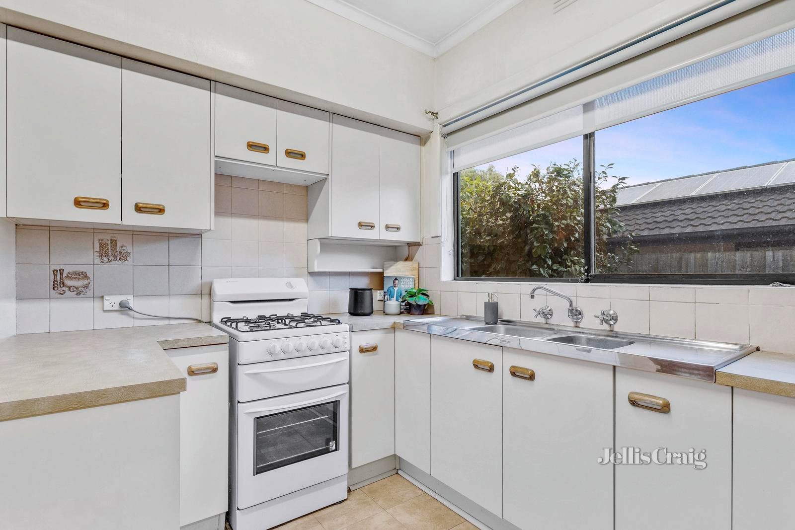 207 Thames Promenade, Chelsea Heights image 6