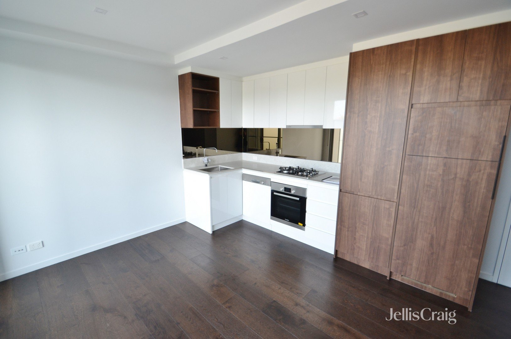 207/1 Powlett Street, Heidelberg image 2