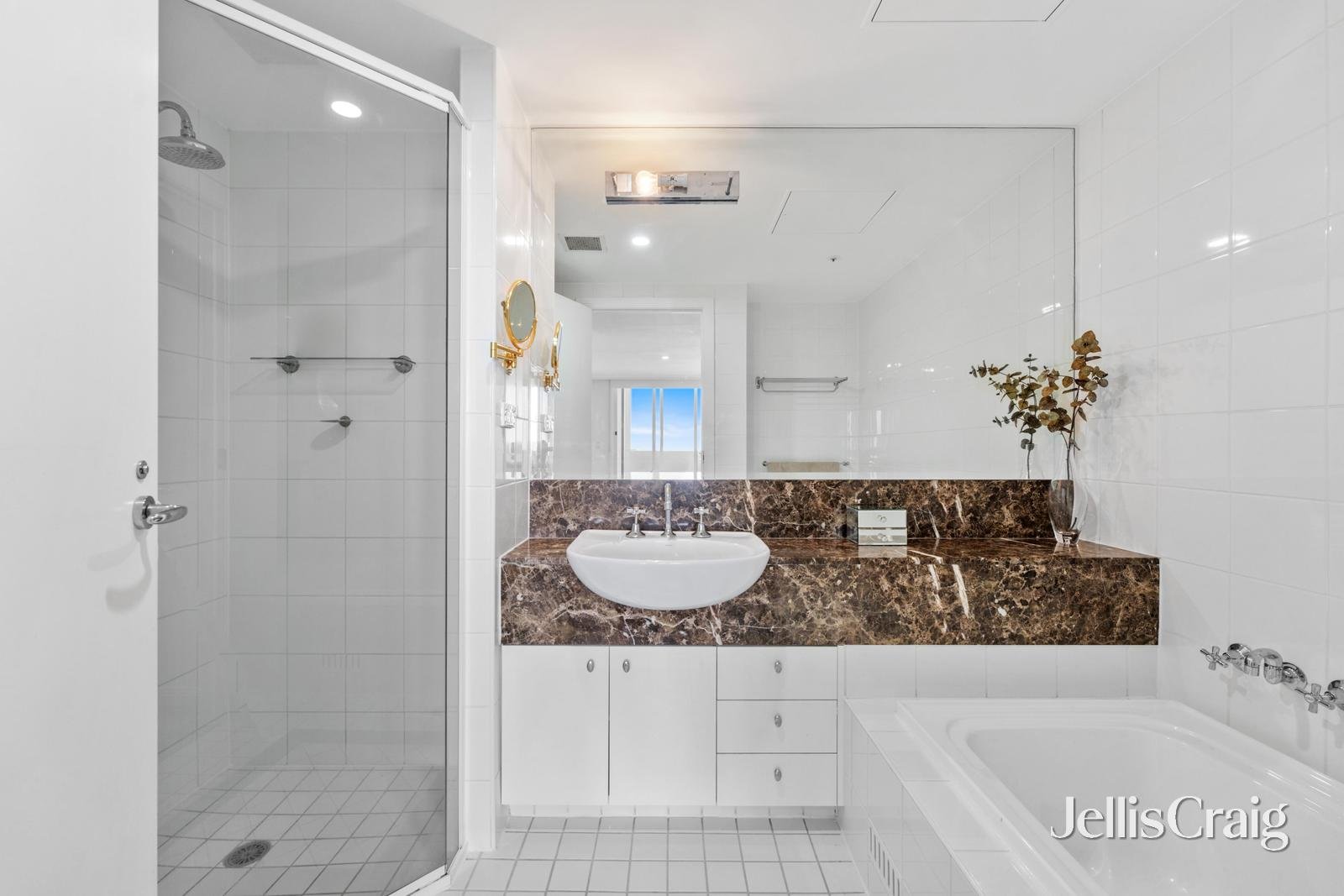 207/115 Beach Street, Port&nbsp;Melbourne image 10