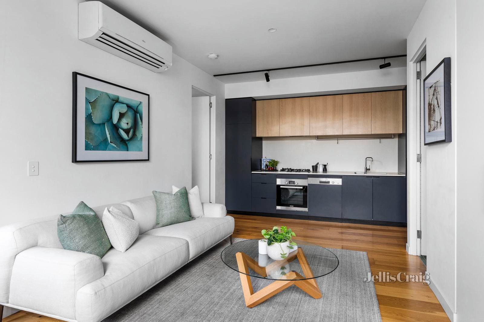 207/122 Roseneath Street, Clifton Hill image 5
