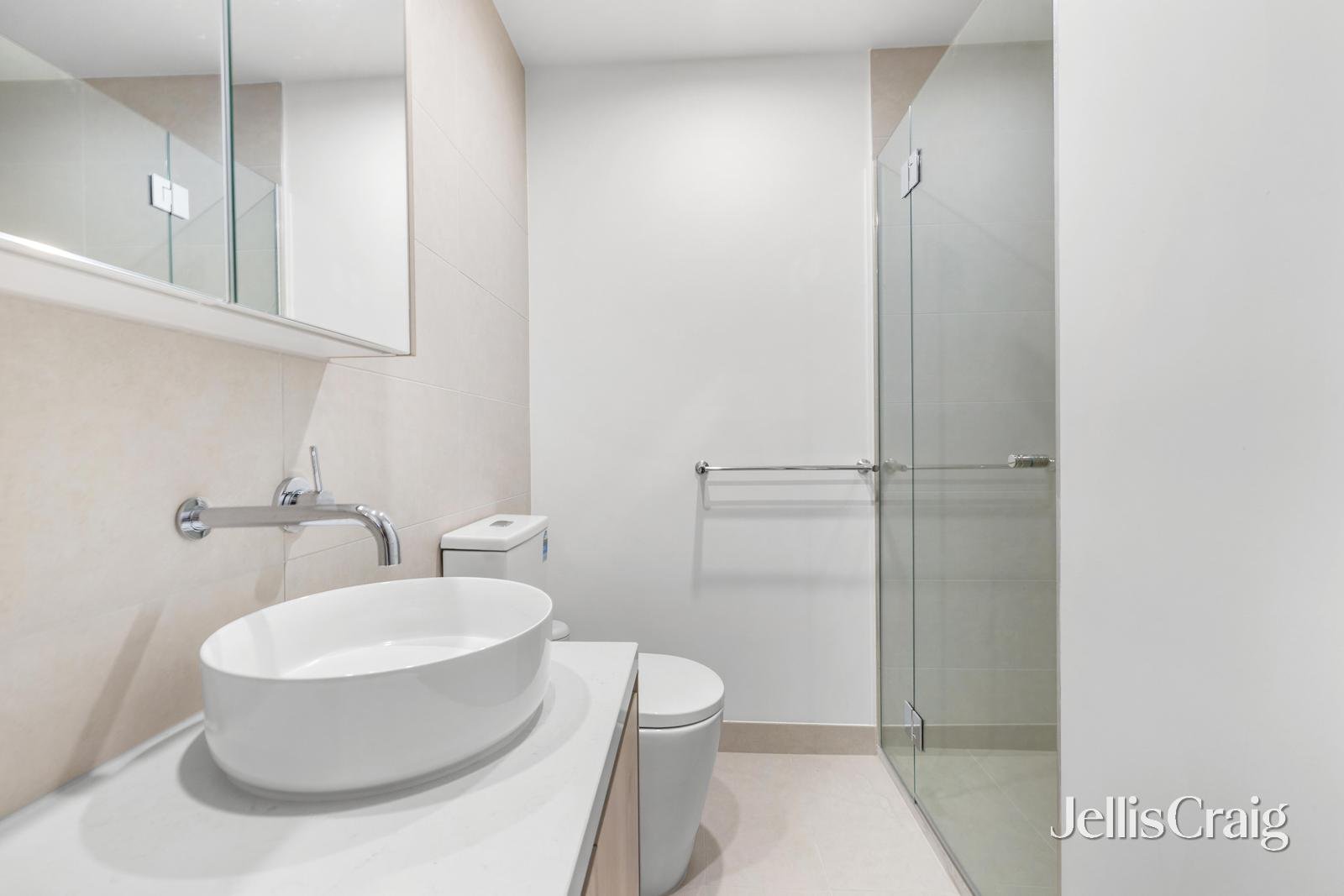 207/166 Whitehorse Road, Blackburn image 11