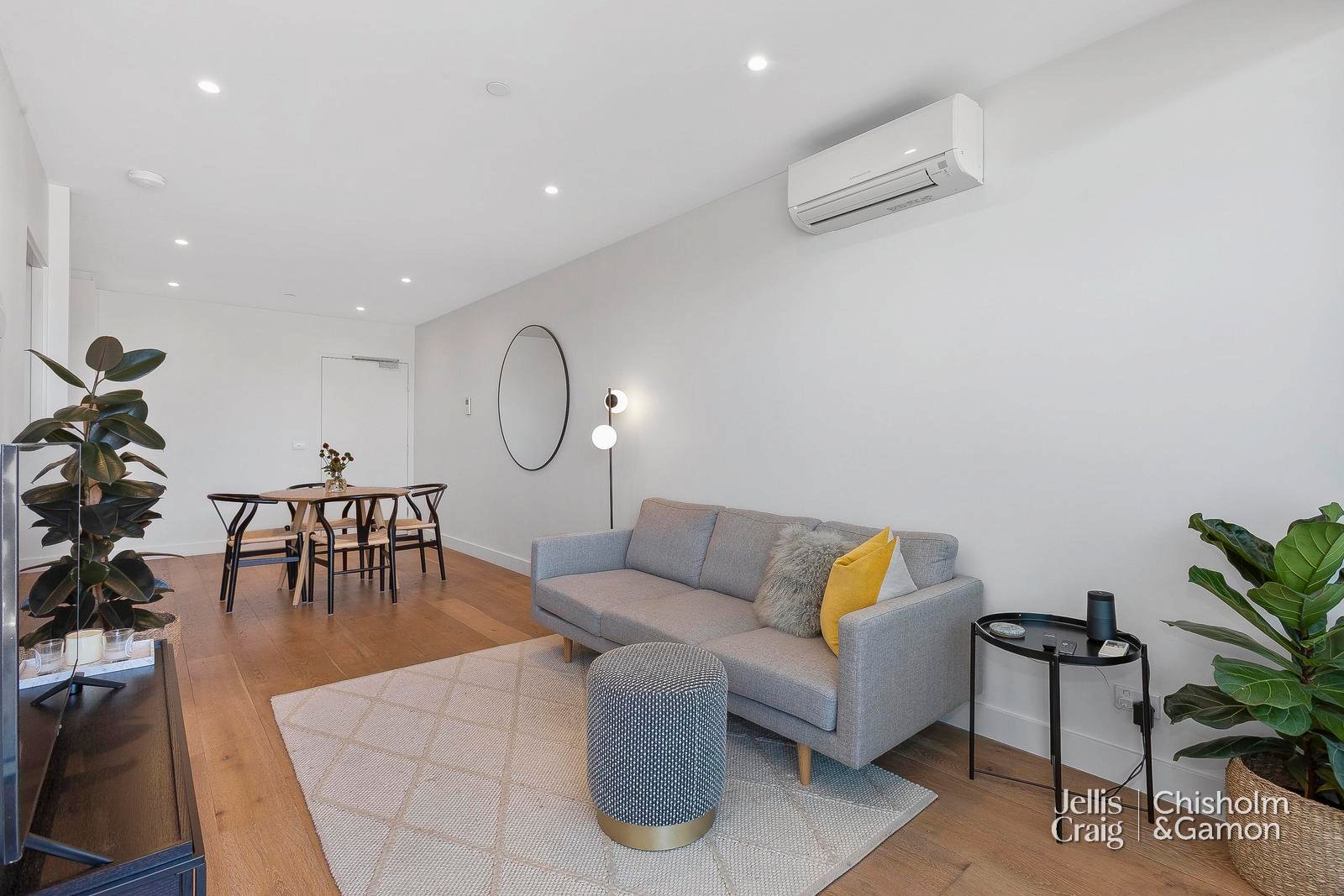 207/2 Kingsley Street, Elwood image 3