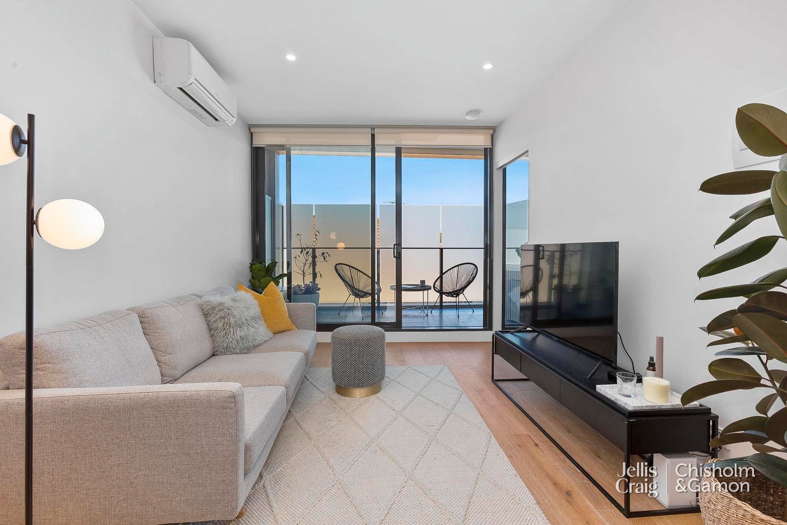 207/2 Kingsley Street, Elwood image 4
