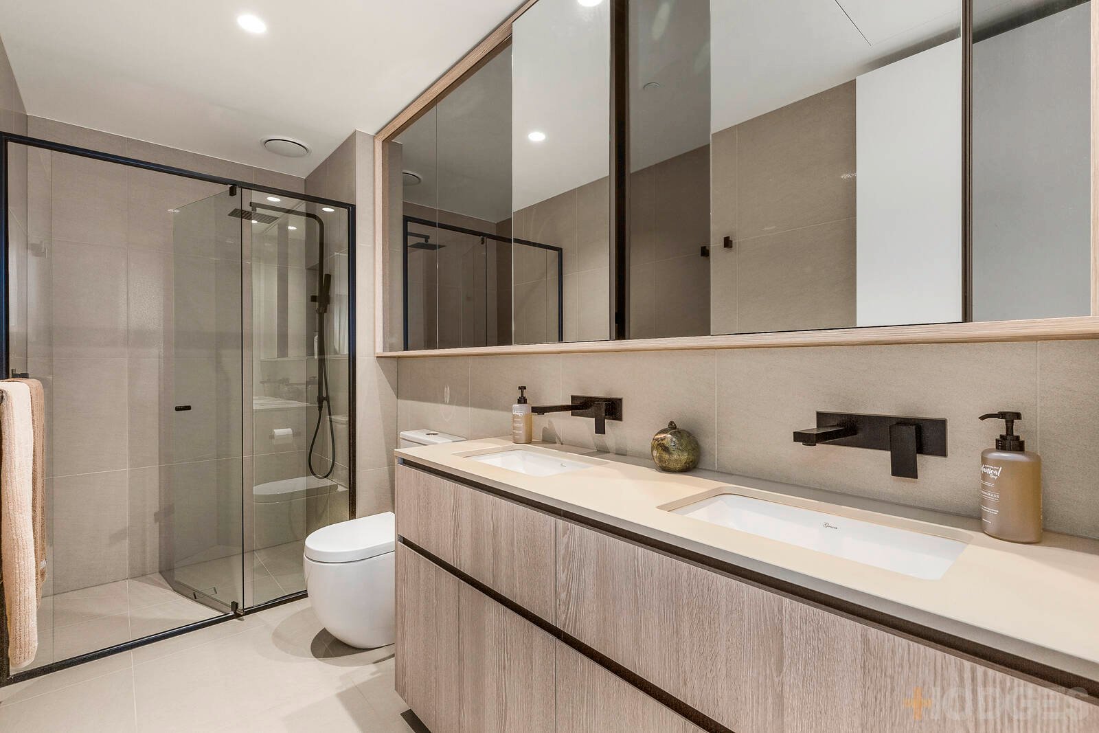 207 / 216 Bay Road Sandringham