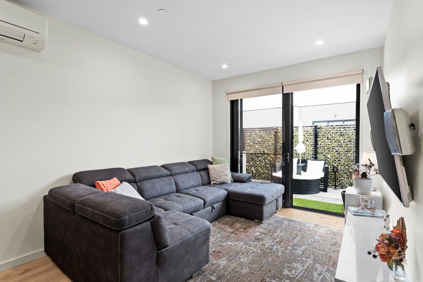 Property Gallery Thumbnail 3