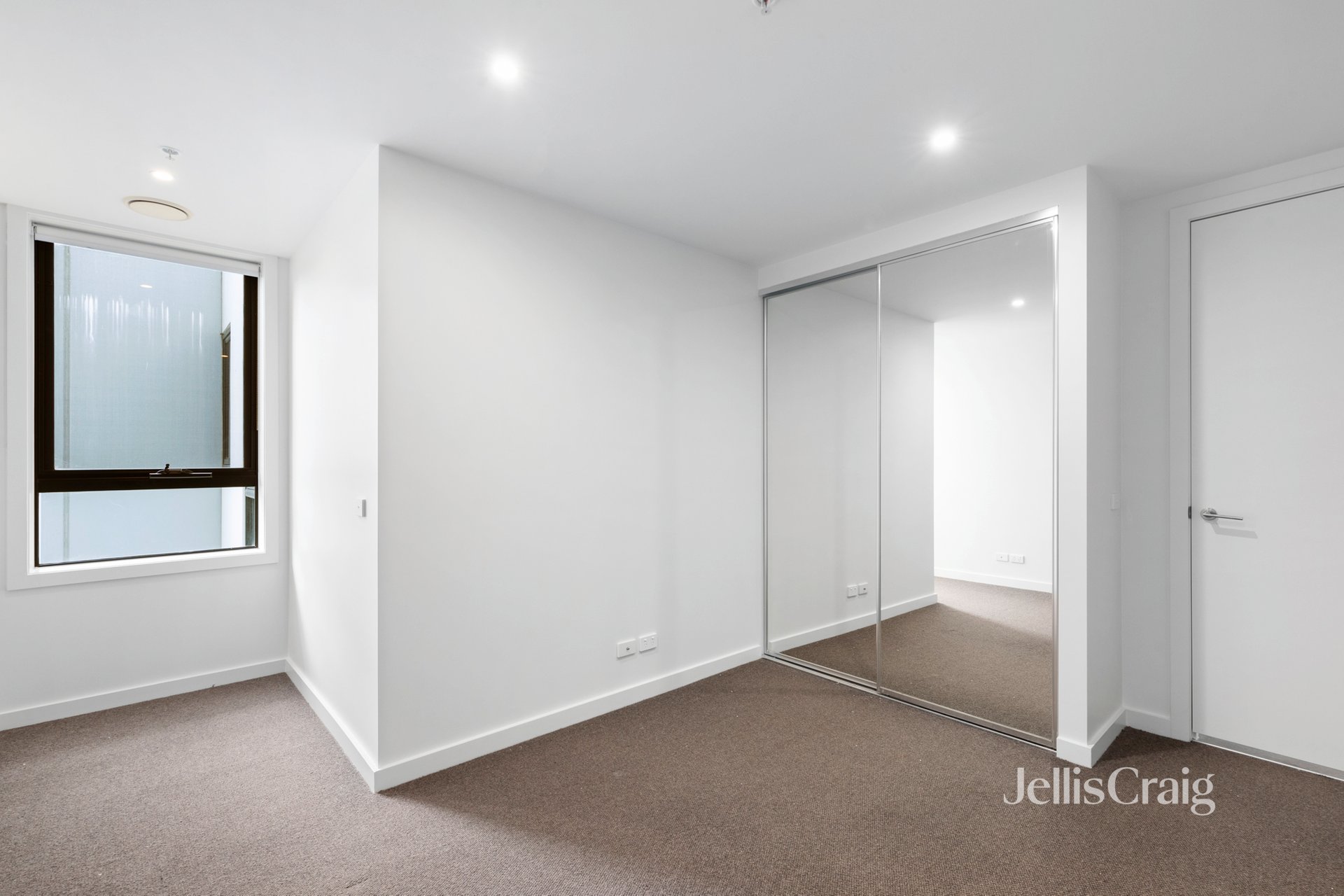 207/2A Henry St, Windsor image 3