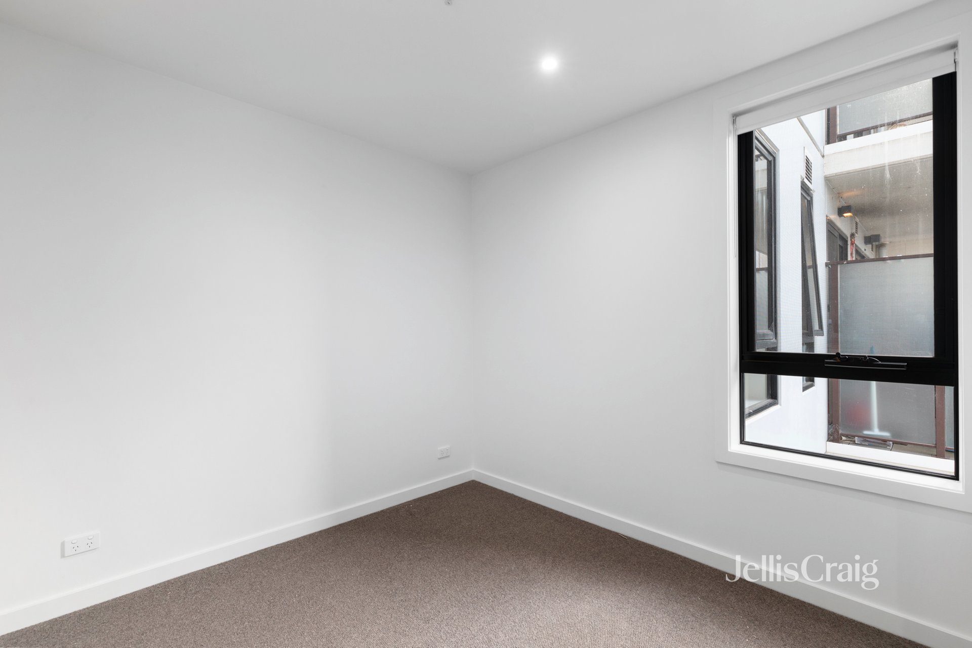 207/2A Henry St, Windsor image 4
