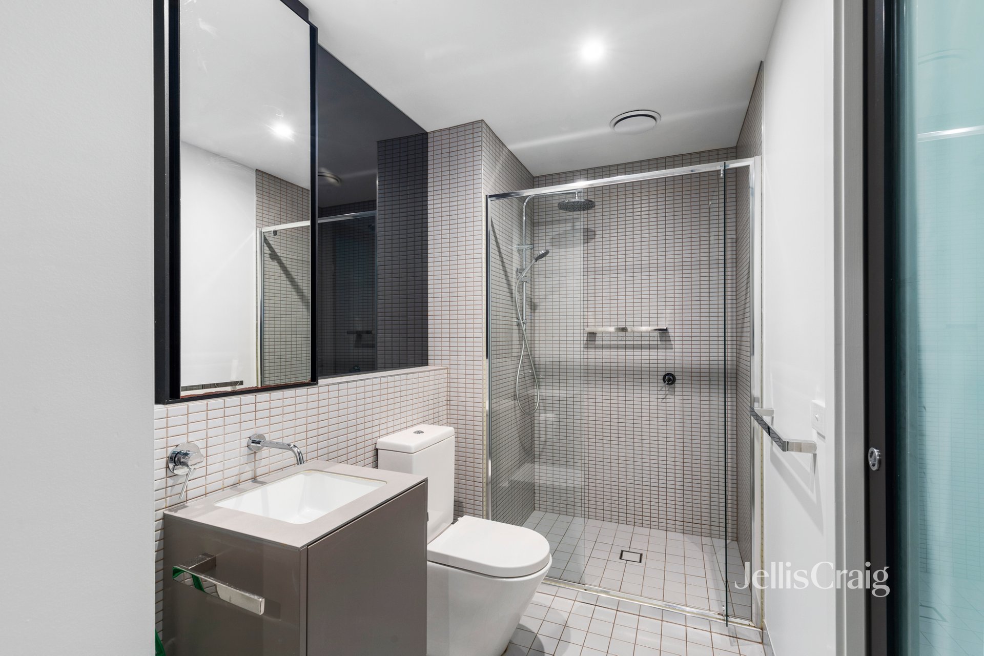 207/2A Henry St, Windsor image 5