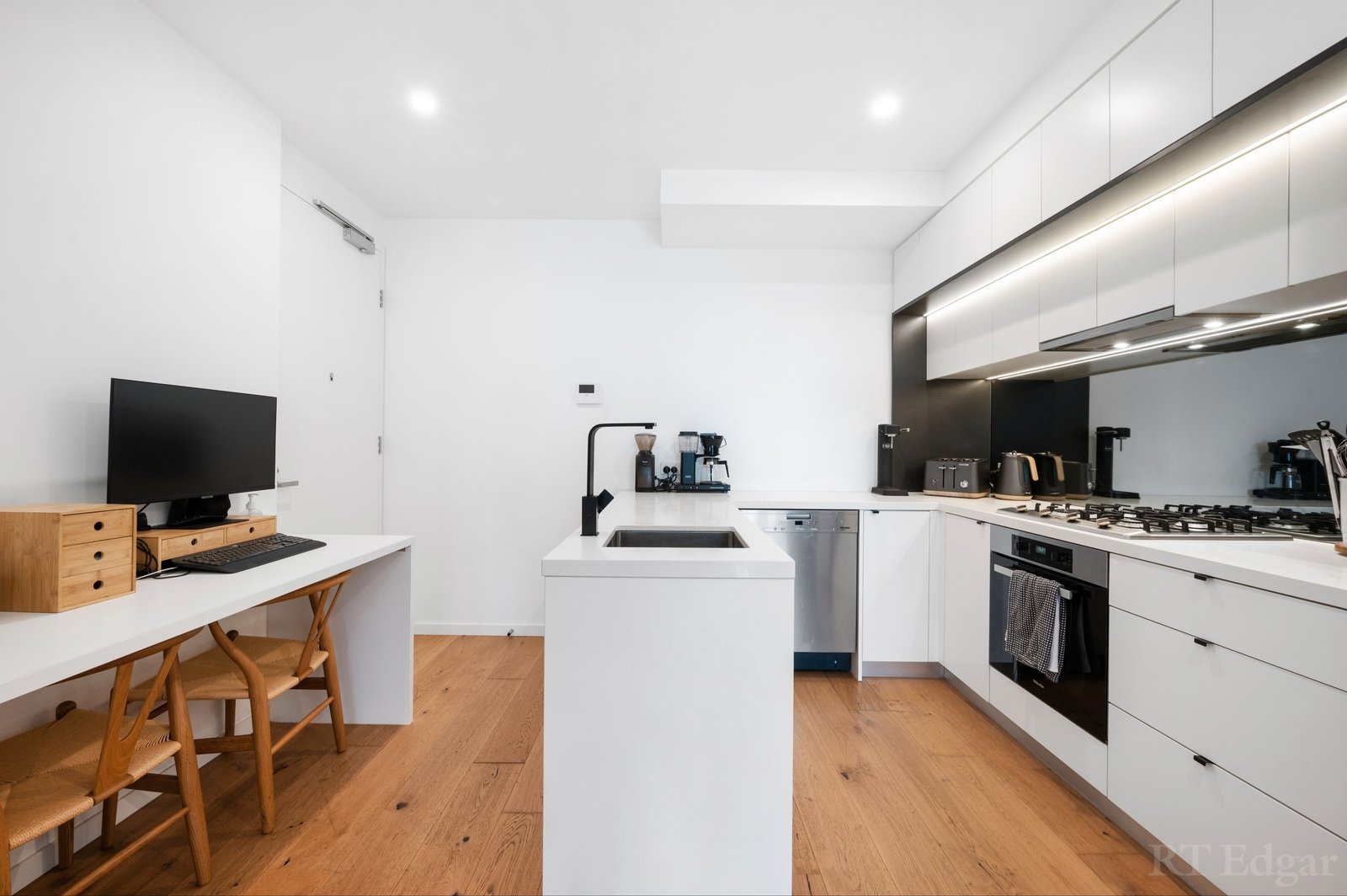 Property Gallery Thumbnail 3