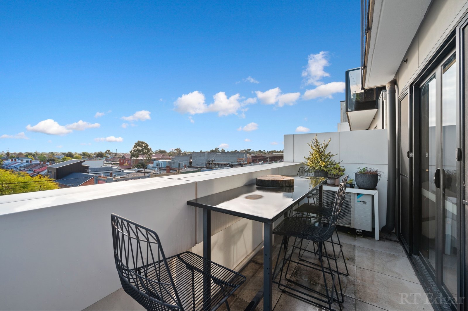 Property Gallery Thumbnail 9
