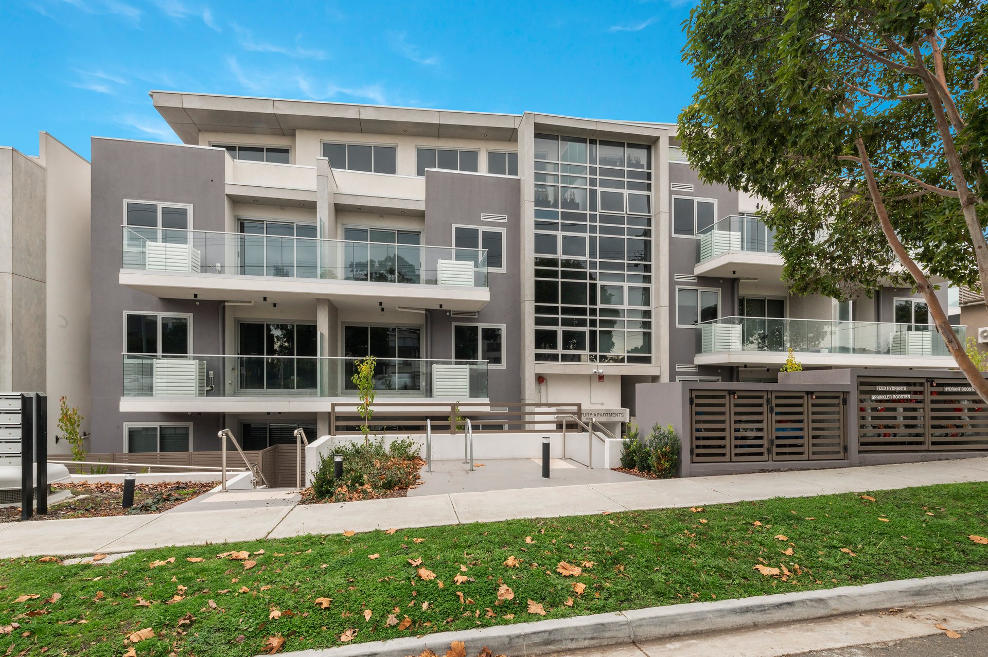 207/330 Manningham Road, Doncaster image 5