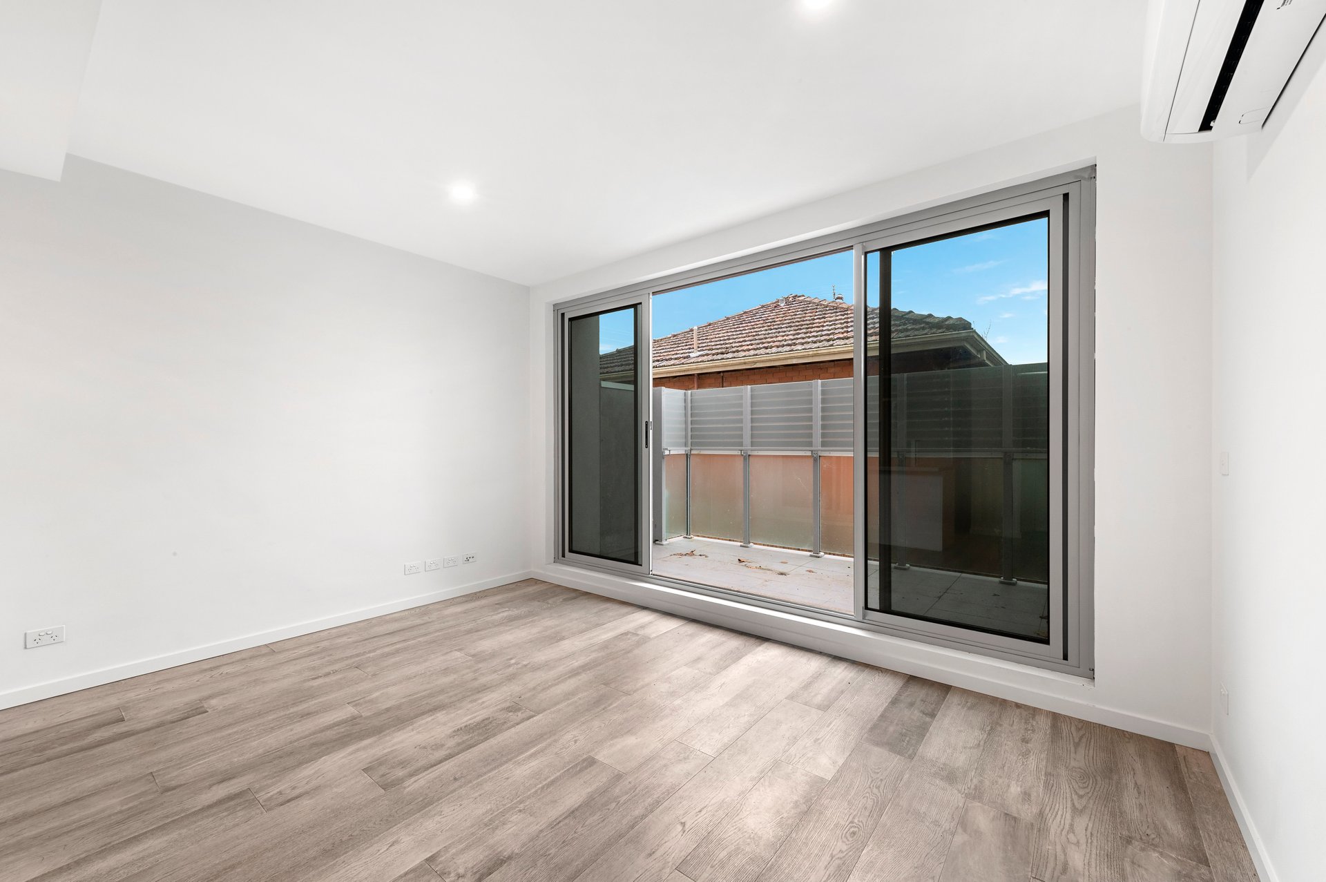 207/330 Manningham Road, Doncaster image 2