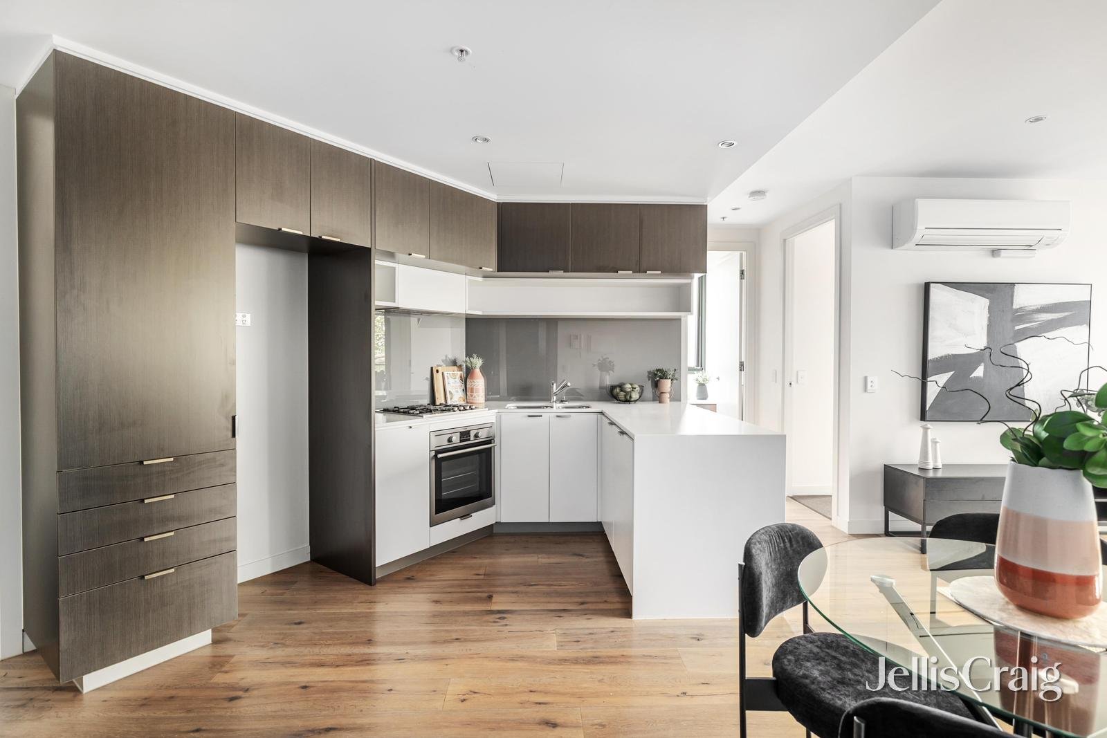 207/38 Camberwell Road, Hawthorn East image 4