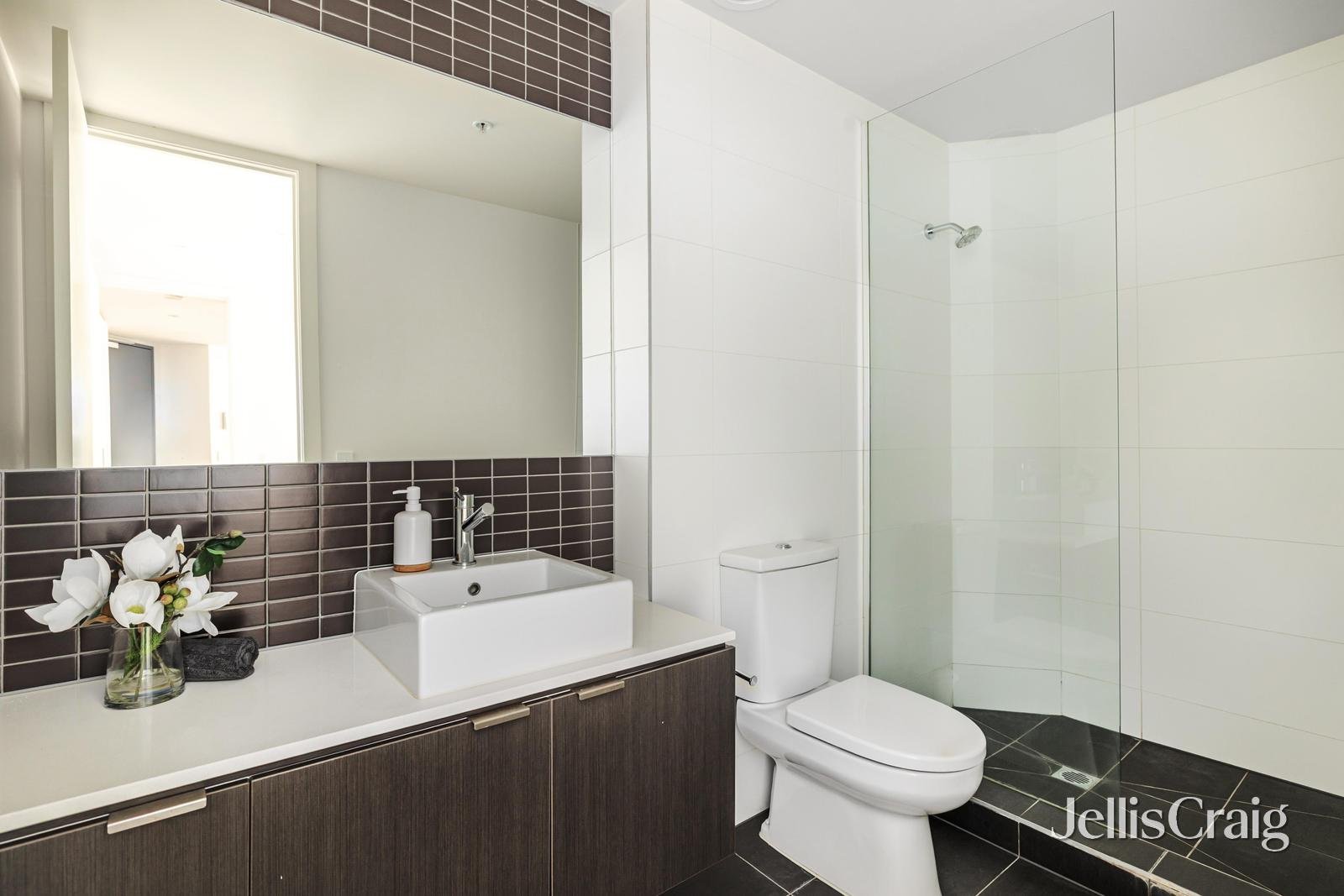 207/38 Camberwell Road, Hawthorn East image 6