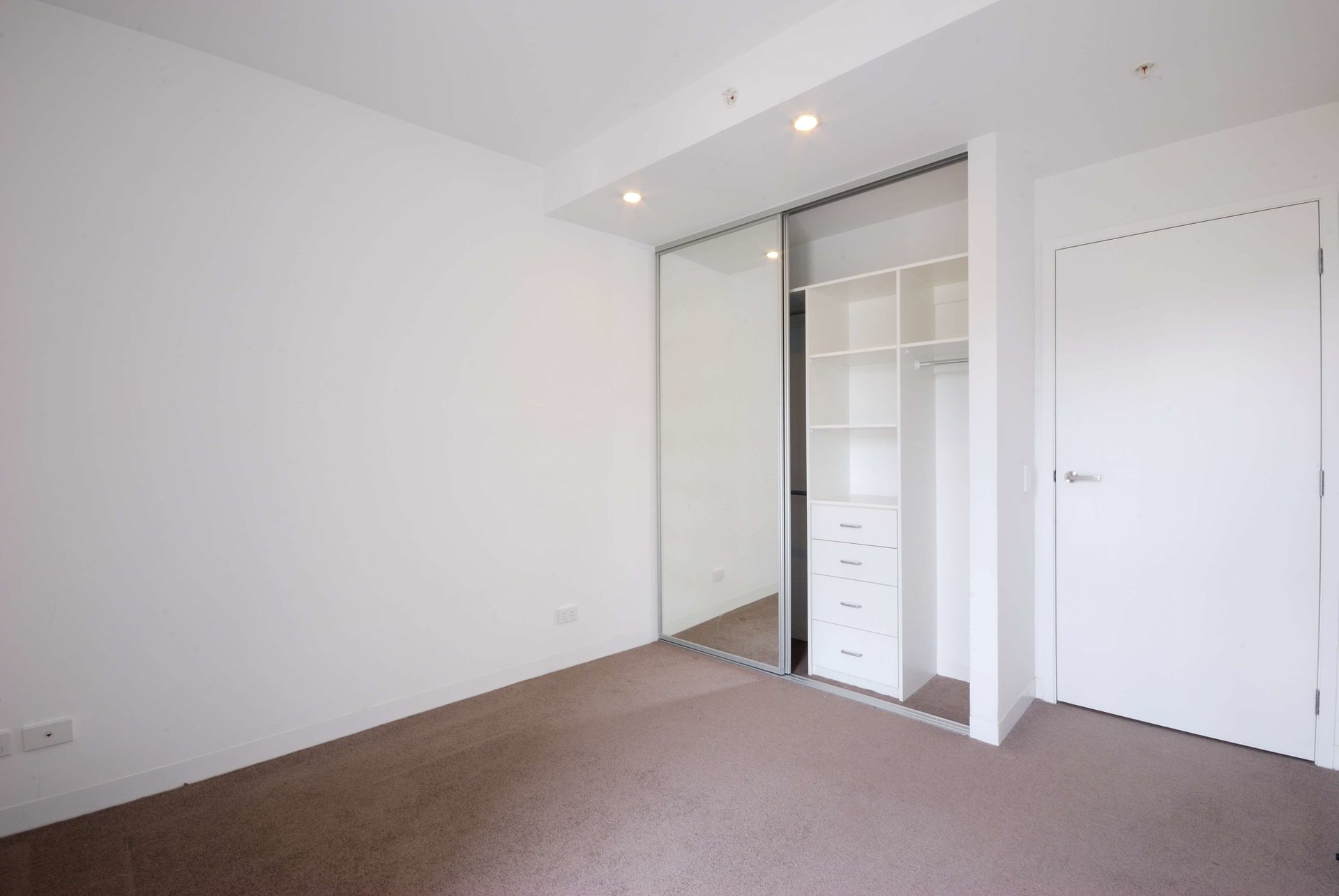 Property Gallery Thumbnail 4