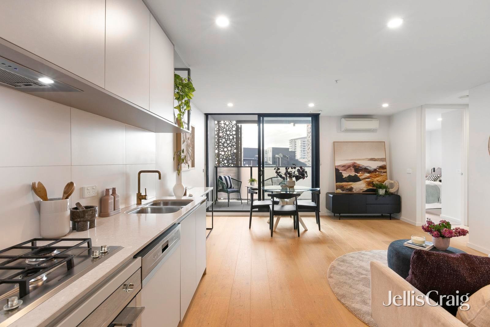 207/5 Beavers Road, Northcote image 1