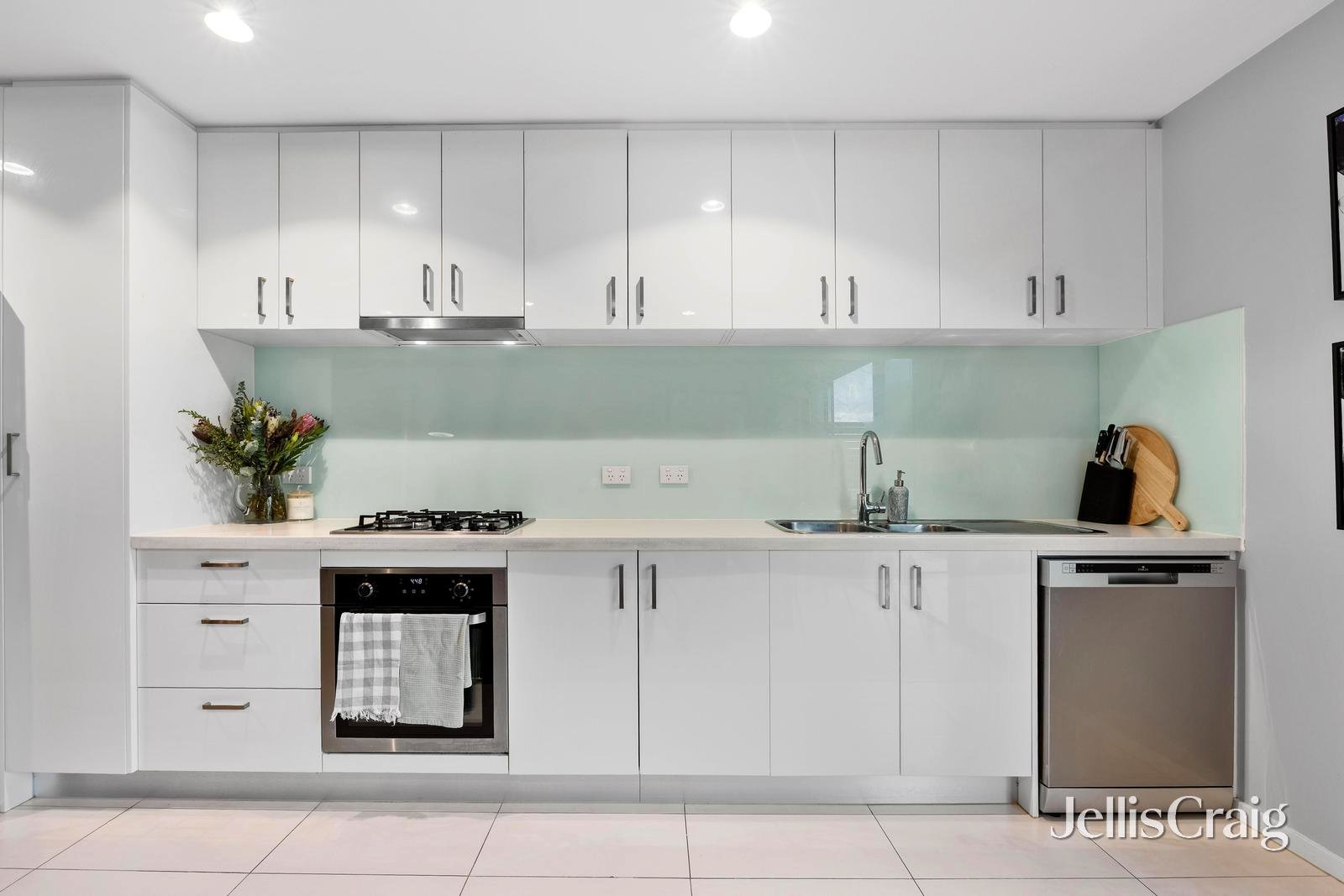 207/569-571 Whitehorse Road, Mitcham image 6
