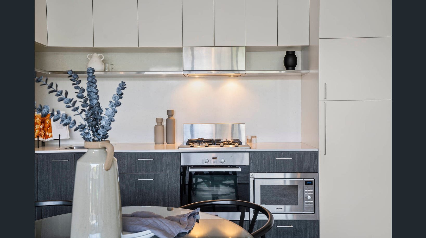 207/57 Toorak Road, South Yarra image 6