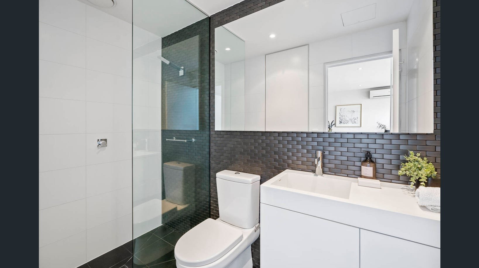 207/57 Toorak Road, South Yarra image 9