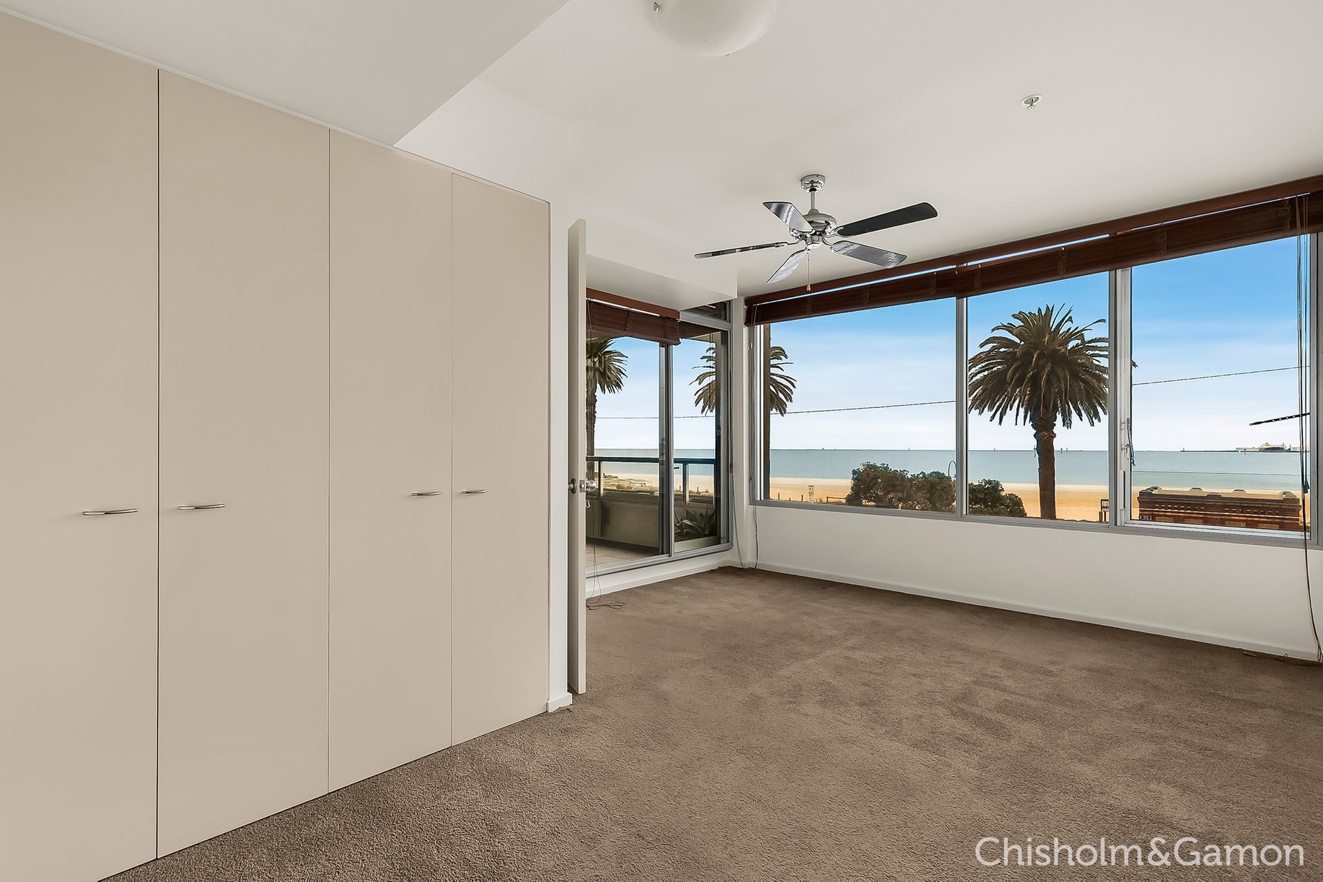 207/65 Beach Street, Port Melbourne image 4