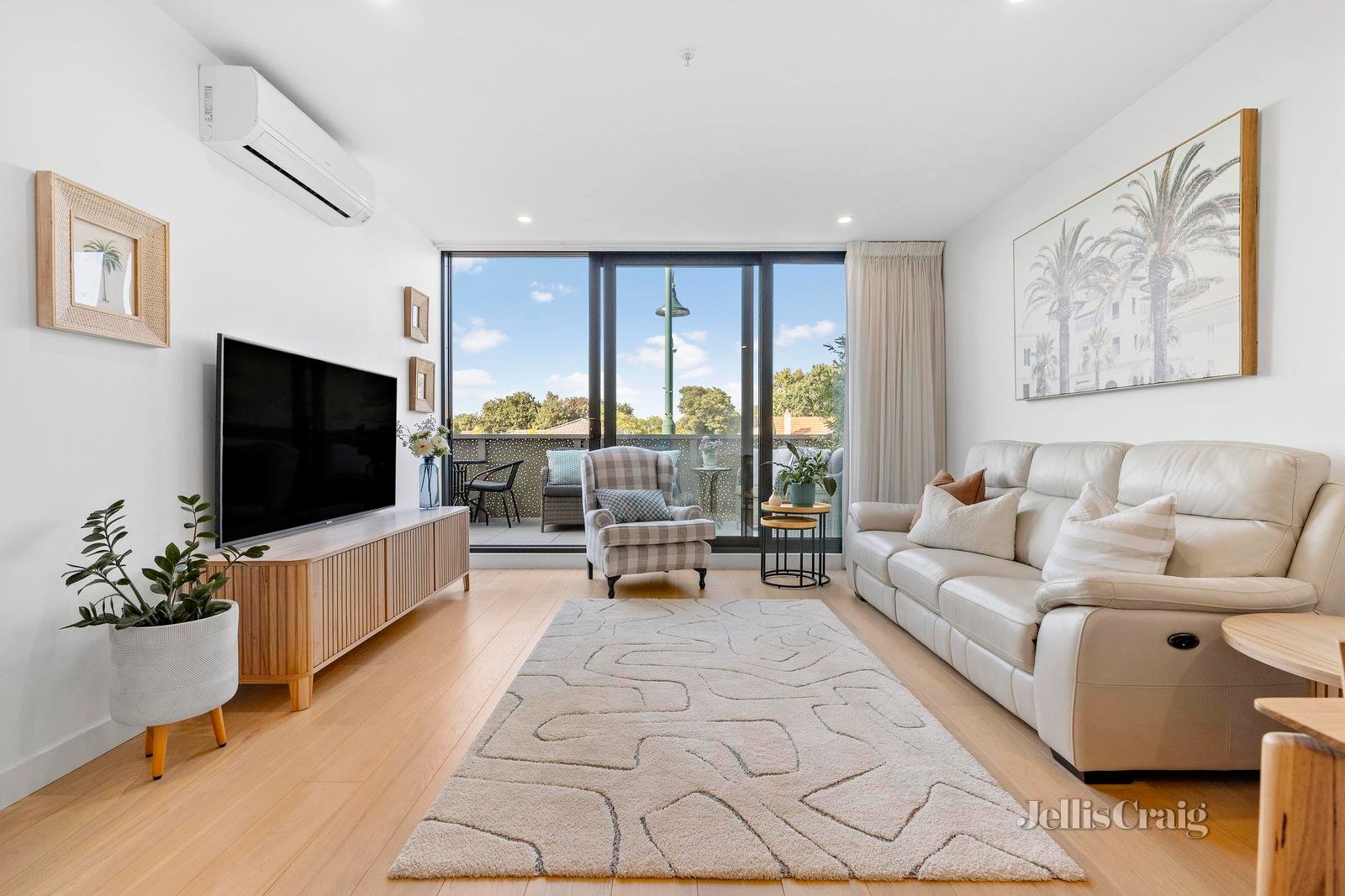 207/659-661 Whitehorse Road, Mont Albert image 1