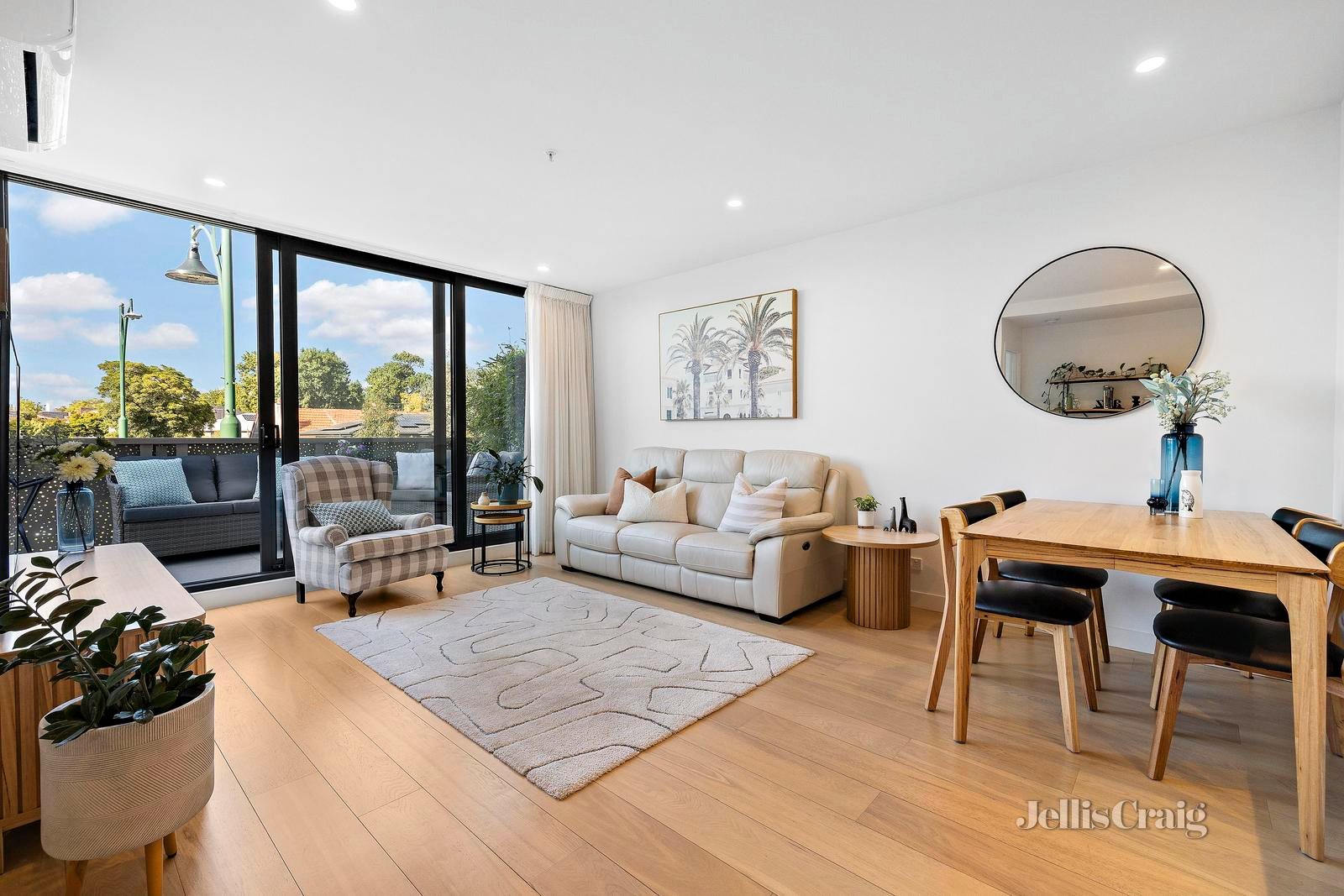 207/659-661 Whitehorse Road, Mont Albert image 2
