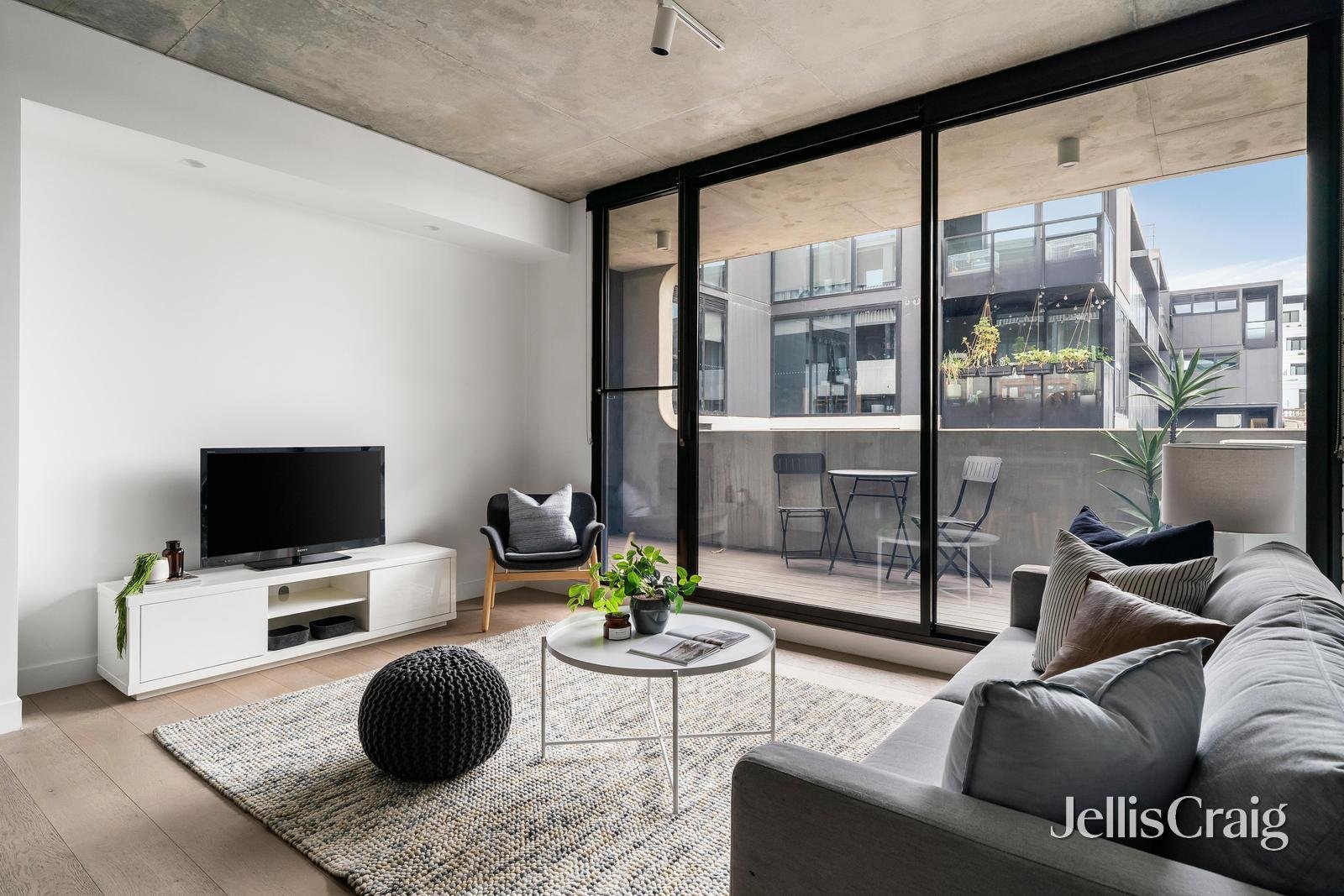 207/8 Luton Lane, Hawthorn image 2