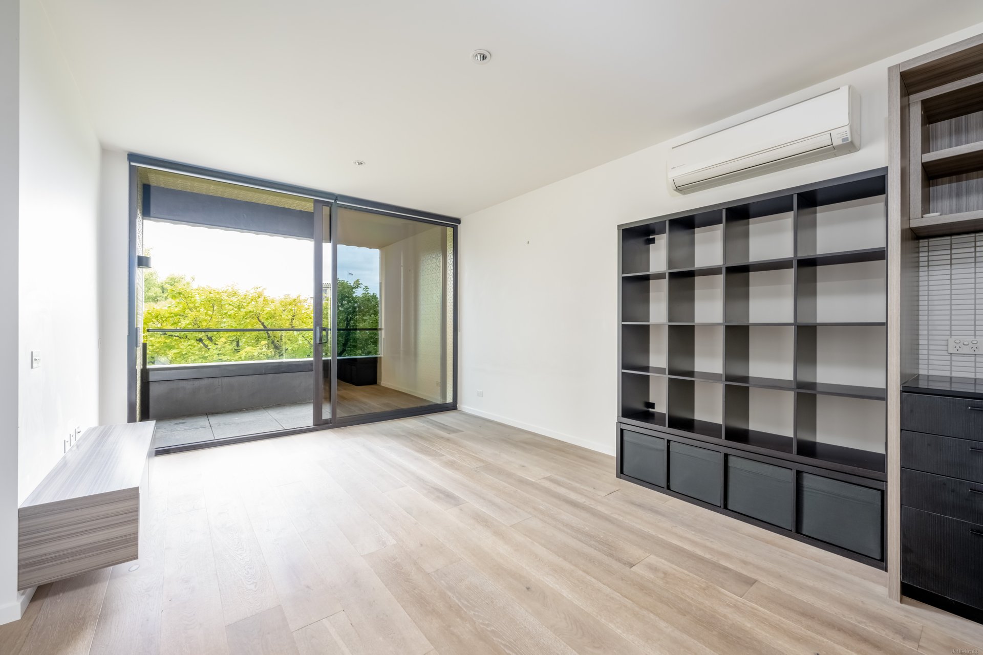 207/950 Swanston Street, Carlton image 1