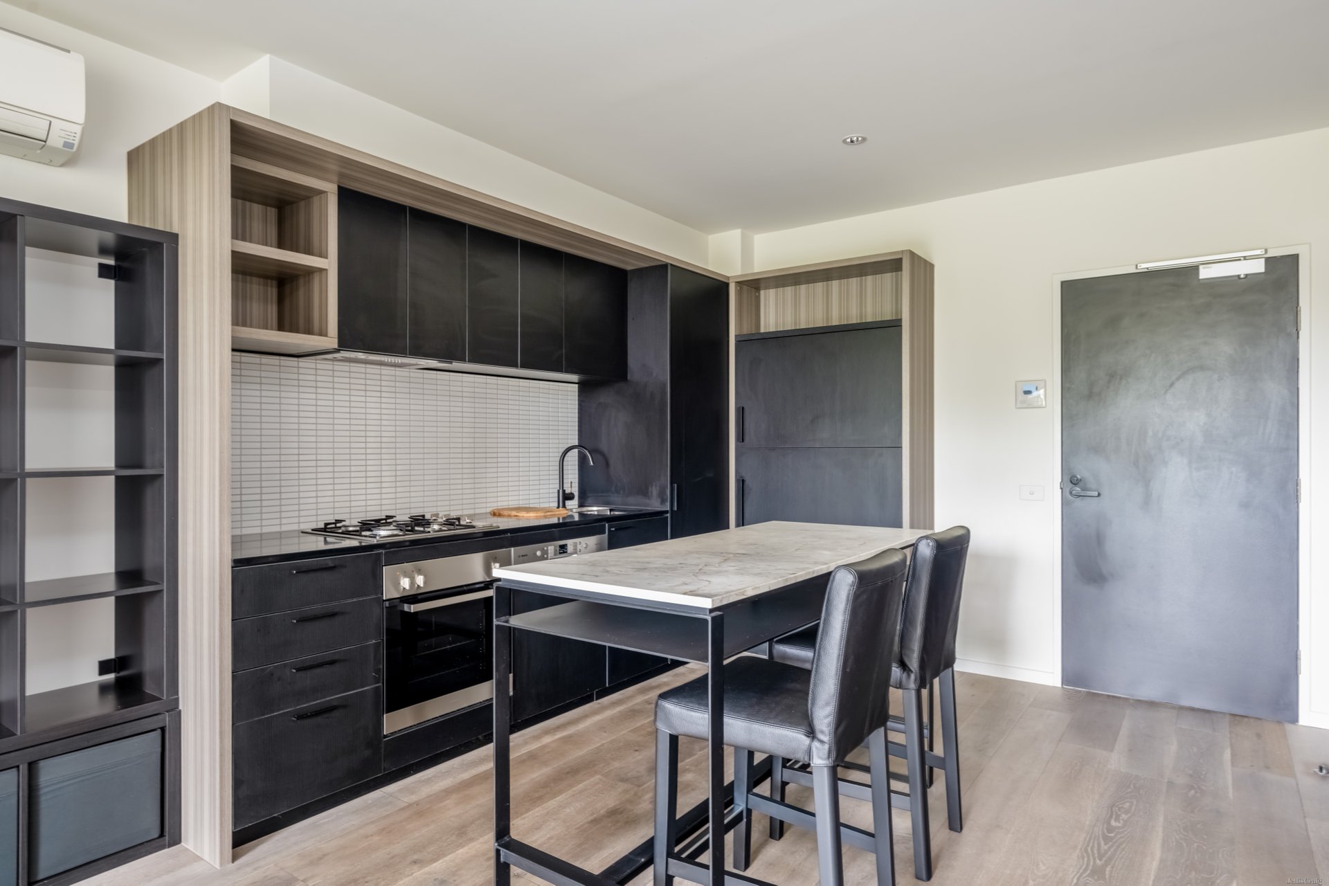 207/950 Swanston Street, Carlton image 2