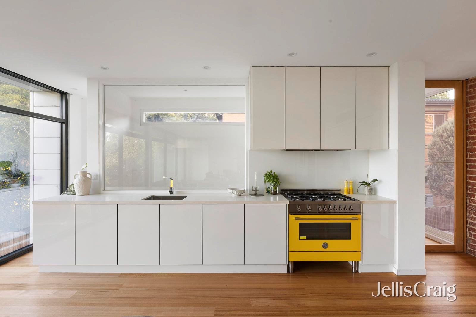 208 Clarke Street, Northcote image 7