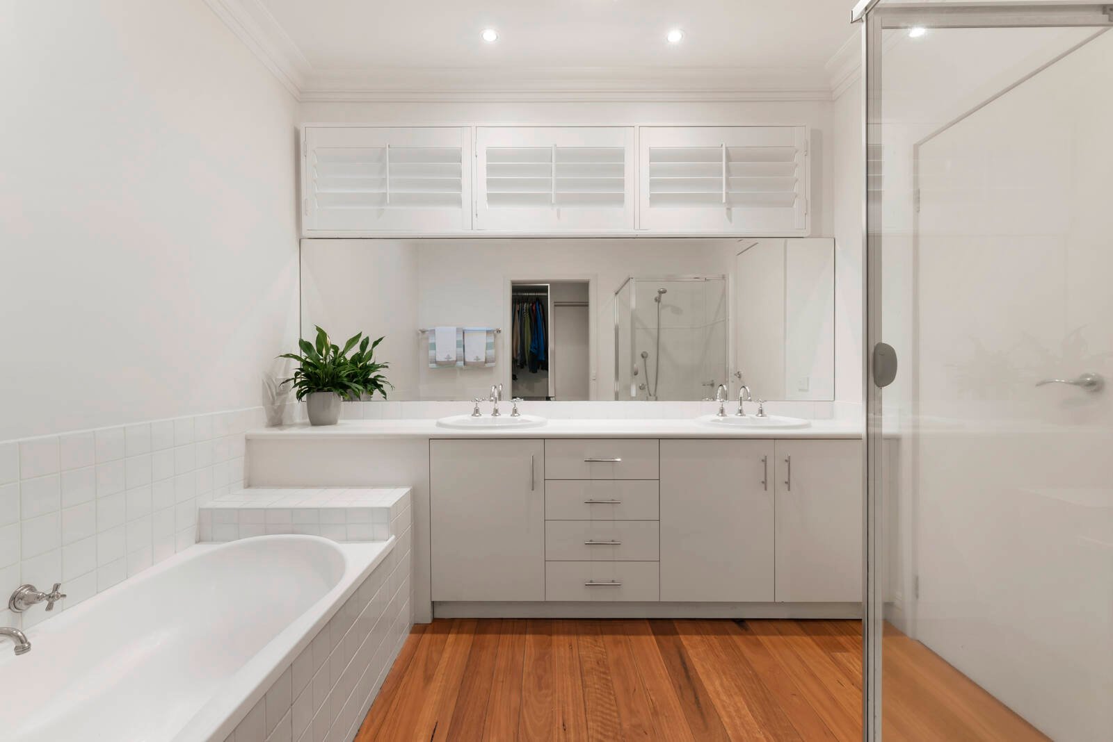 Property Gallery Thumbnail 11
