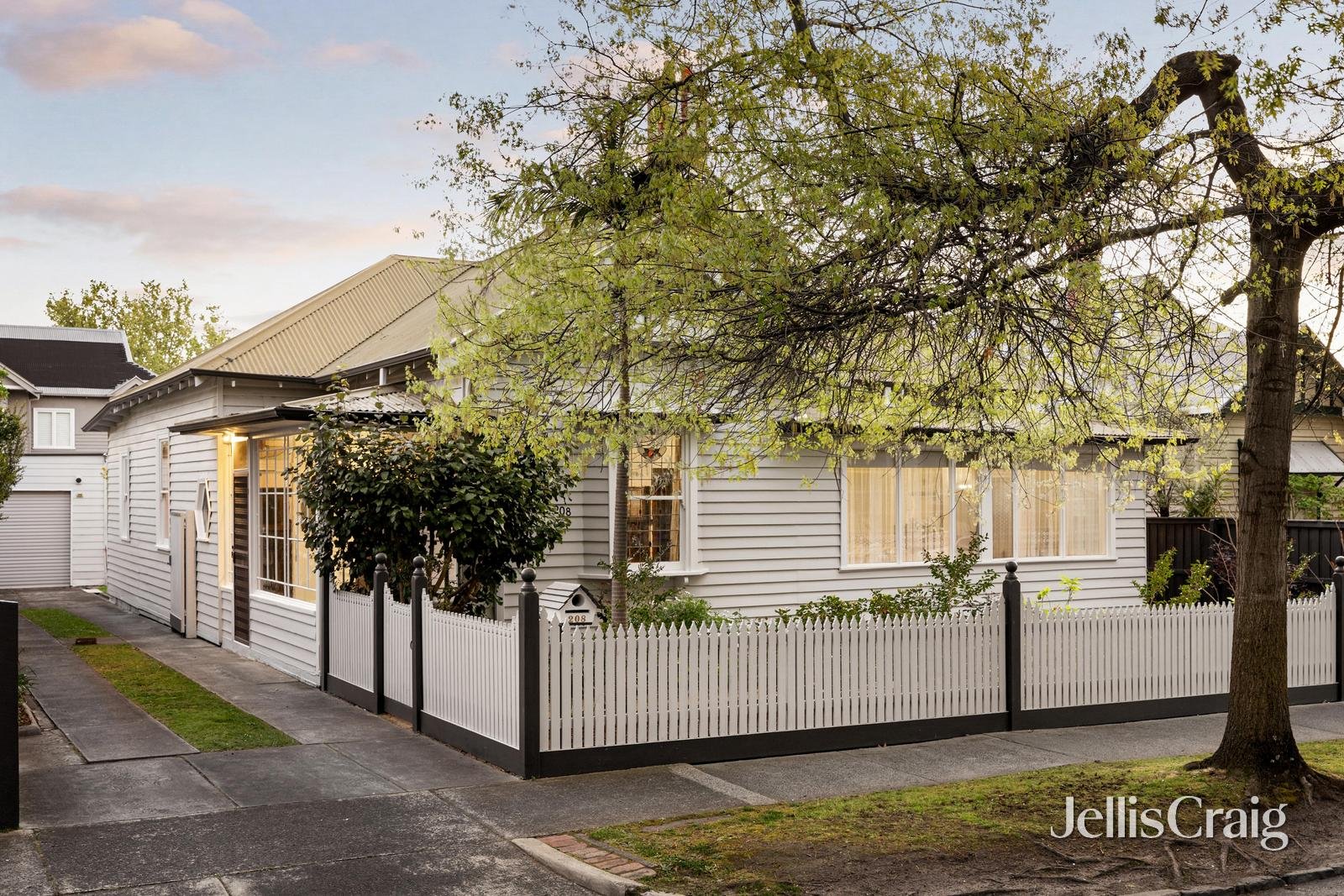 208 Prospect Hill Road, Surrey&nbsp;Hills image 1