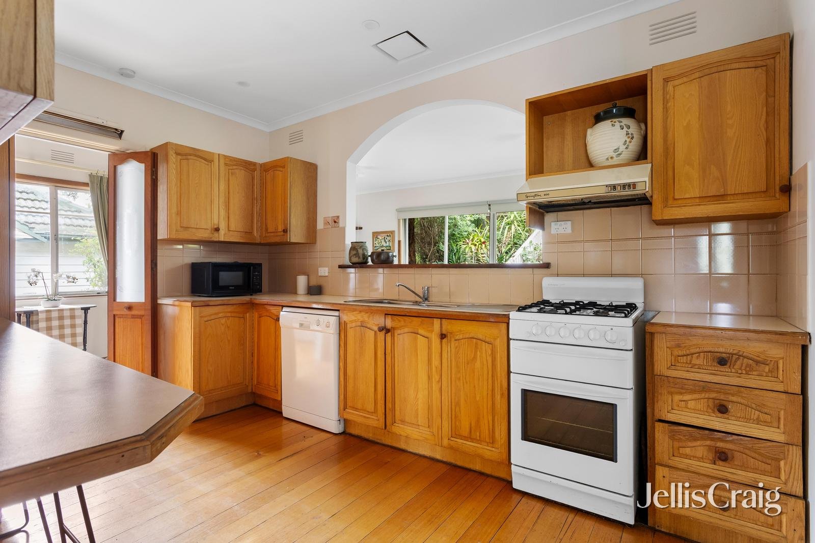 208 Rattray Road, Montmorency image 6