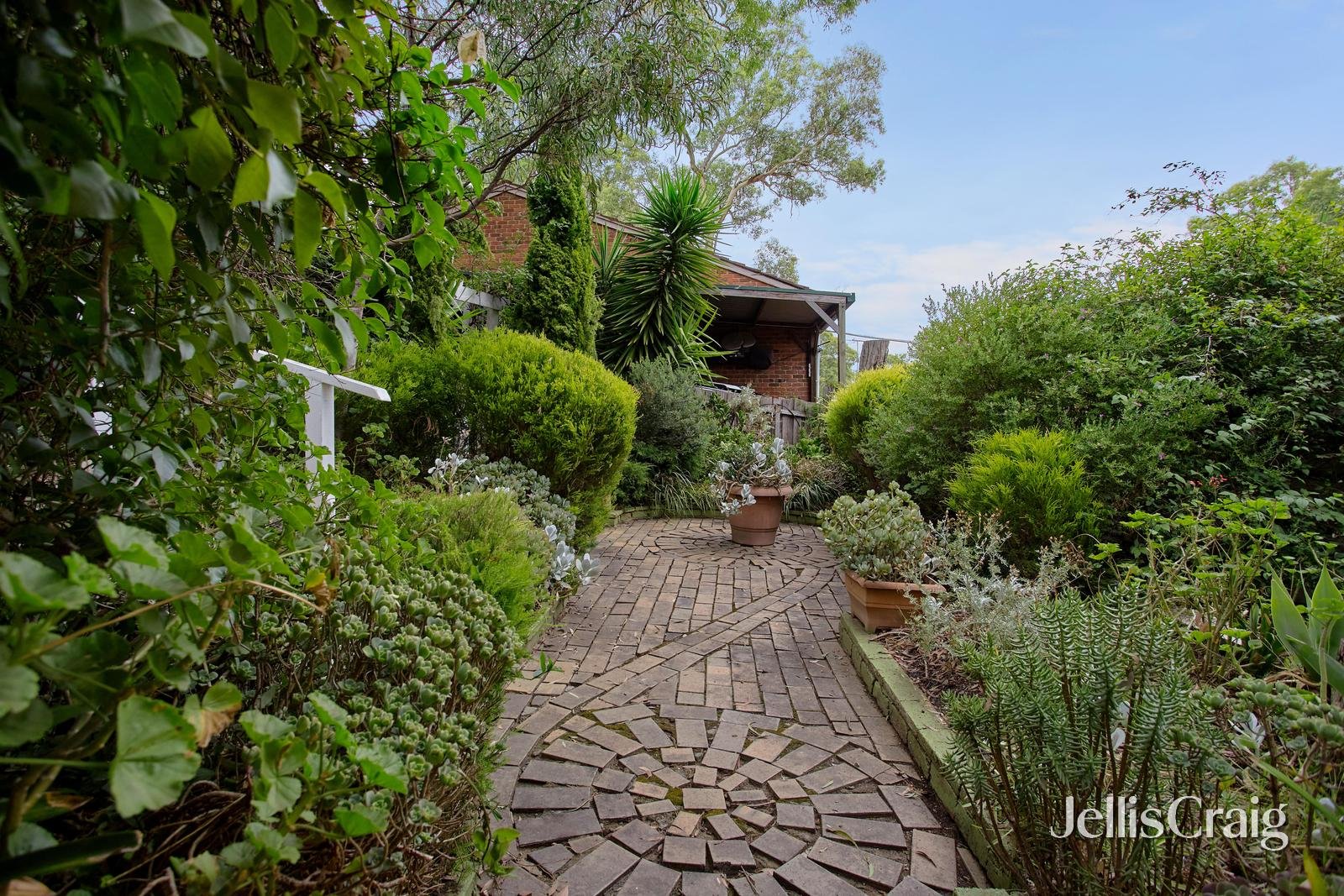 208 Rattray Road, Montmorency image 11