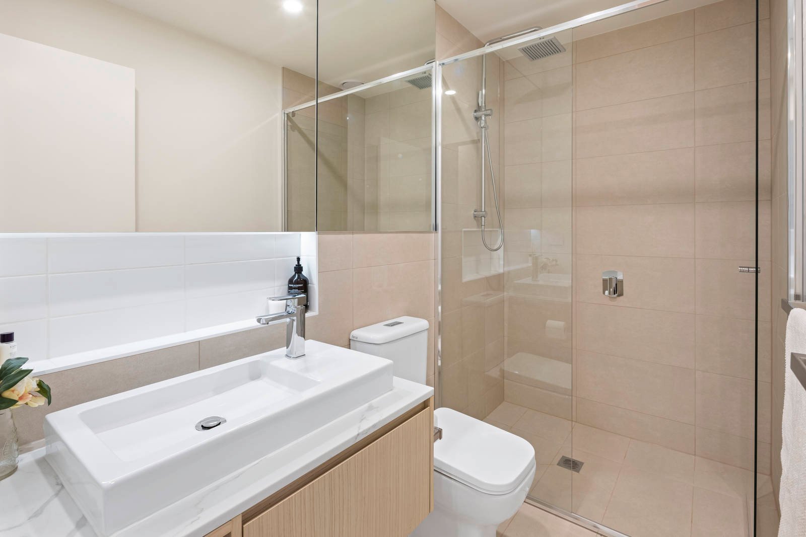 20/801 Centre Road, Bentleigh East image 7