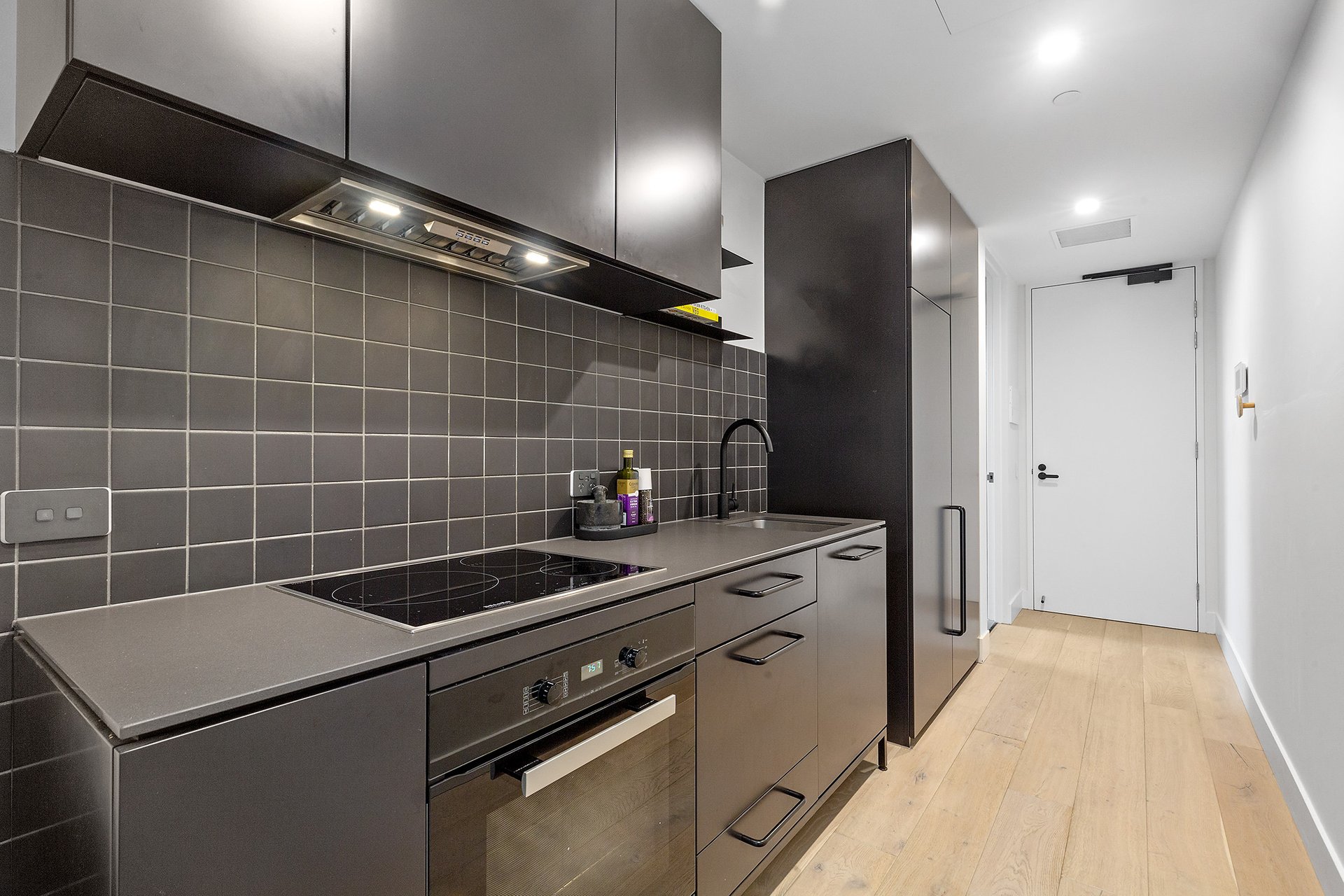 Property Gallery Thumbnail 6