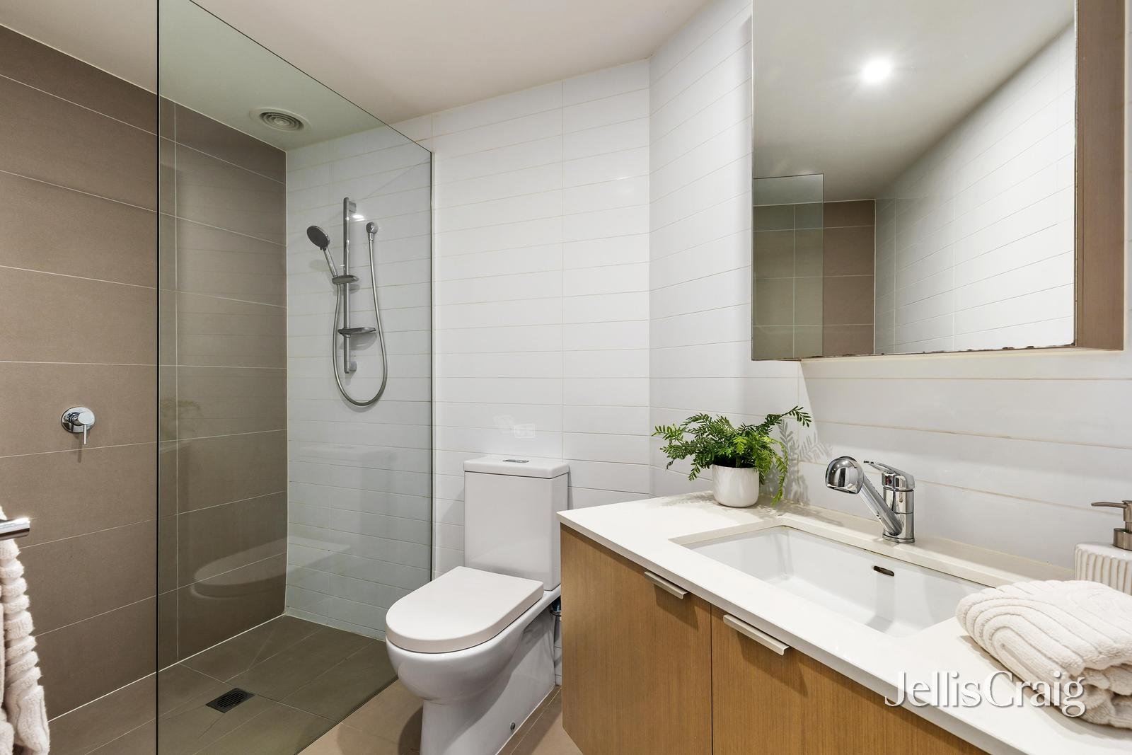 208/10-12 High Street, Glen&nbsp;Iris image 4