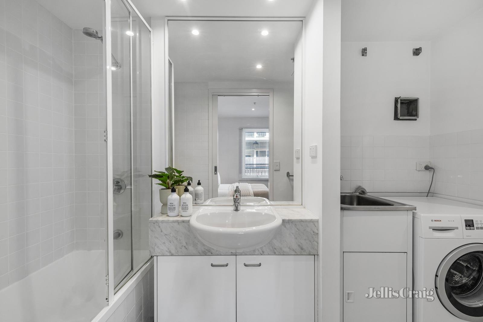 208/102 Camberwell Road, Hawthorn East image 6