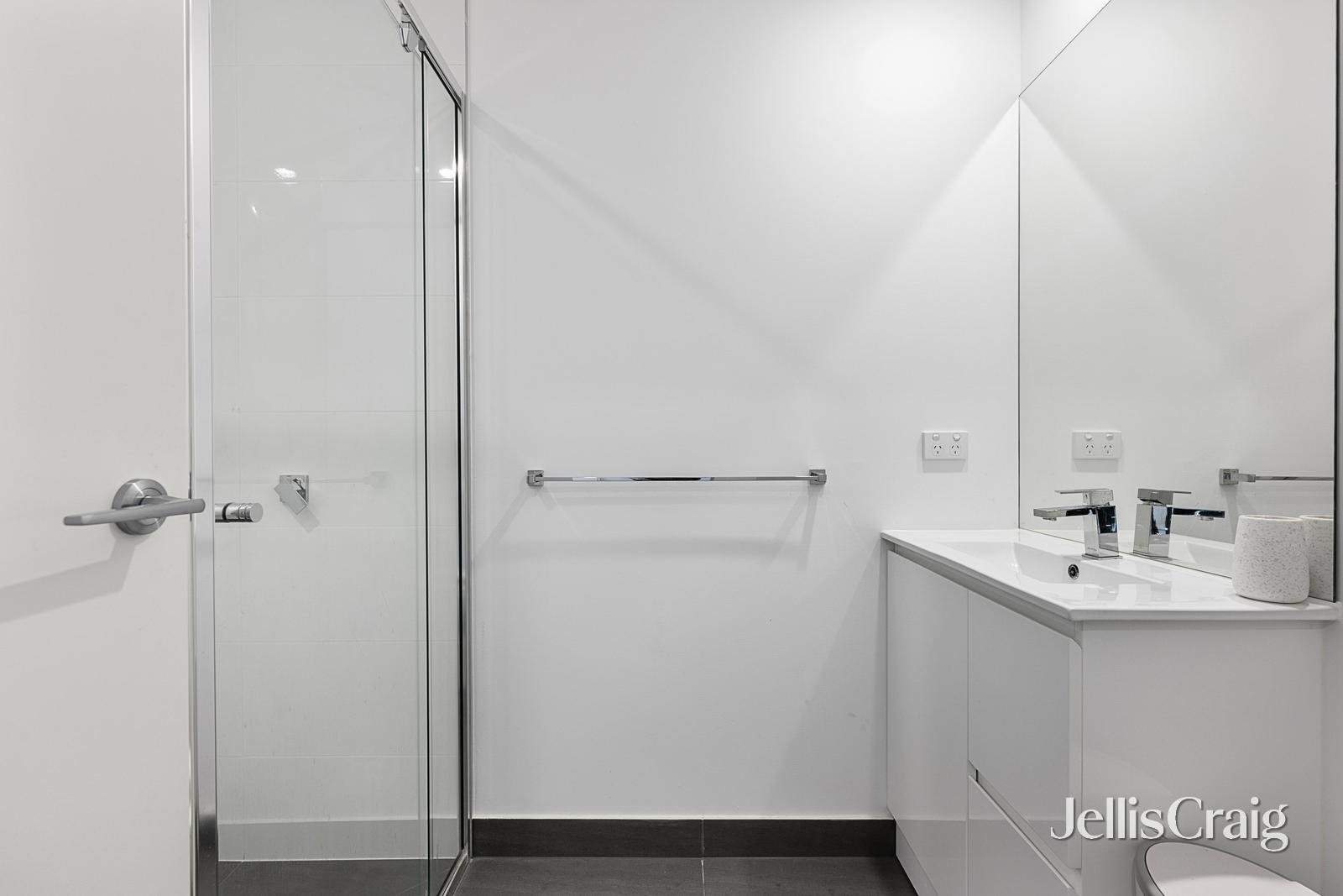 208/16 Dalgety Street, Oakleigh image 5