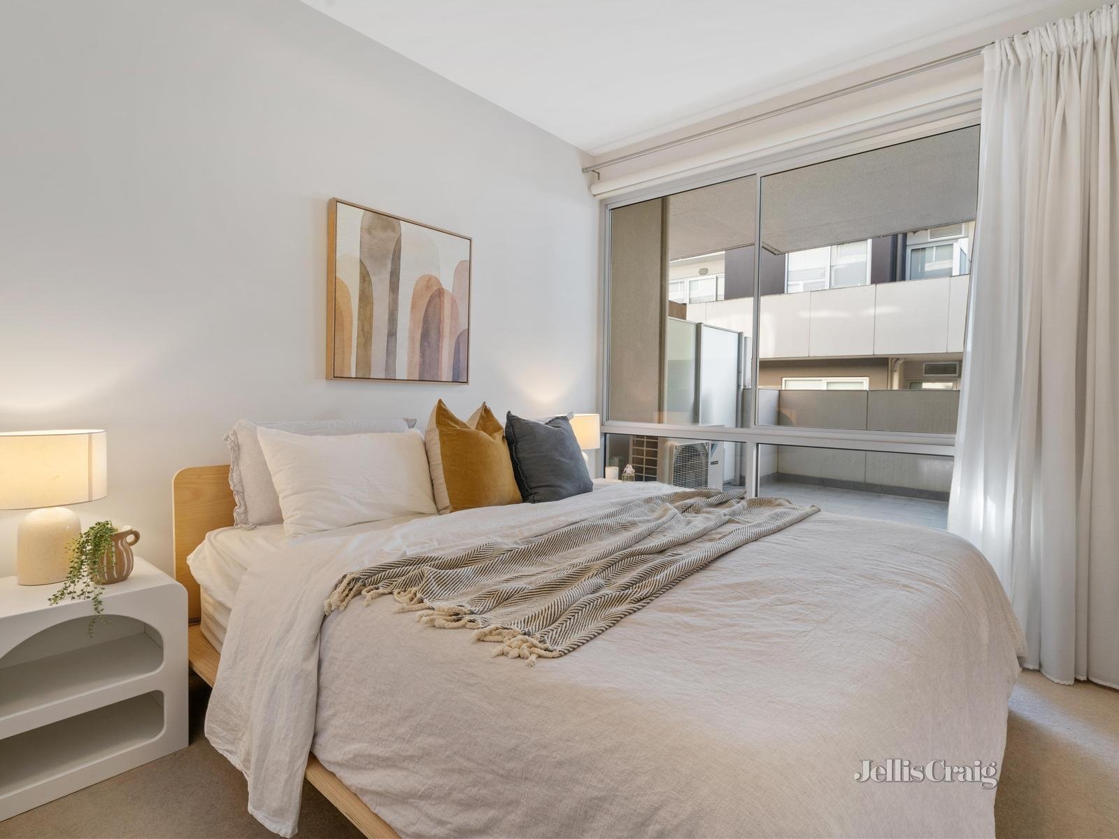 208/18 Berkeley Street, Doncaster image 7