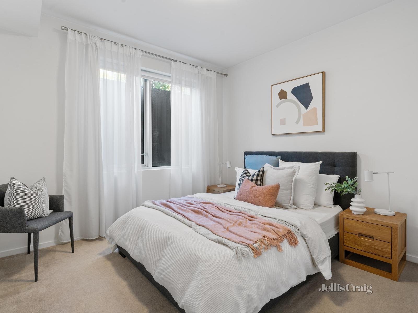 208/18 Berkeley Street, Doncaster image 8