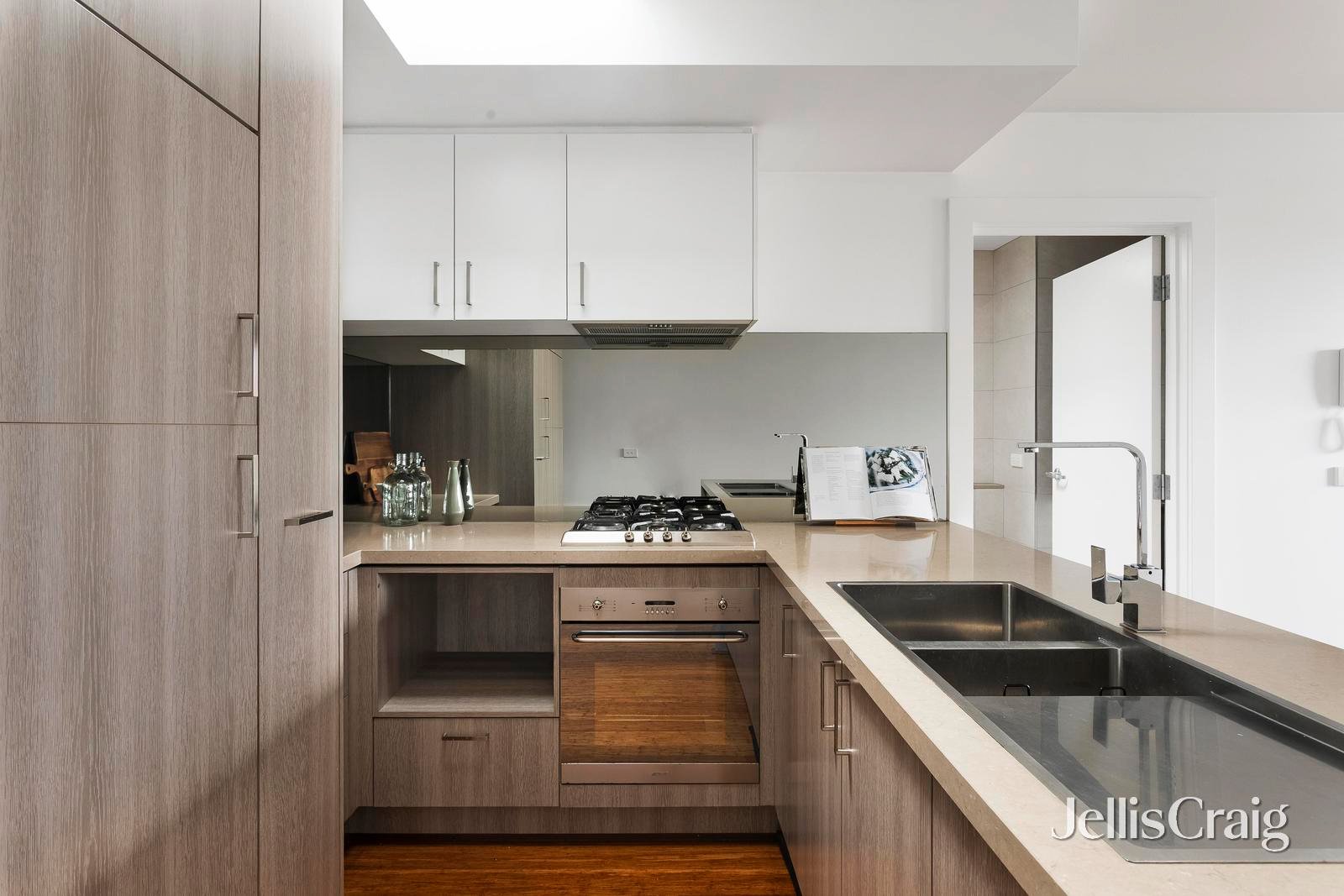 208/18 Gilbert Road, Preston image 3