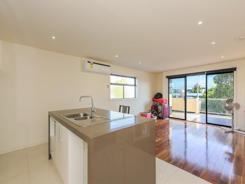 208/21 Cambridge Street, Box Hill image 3