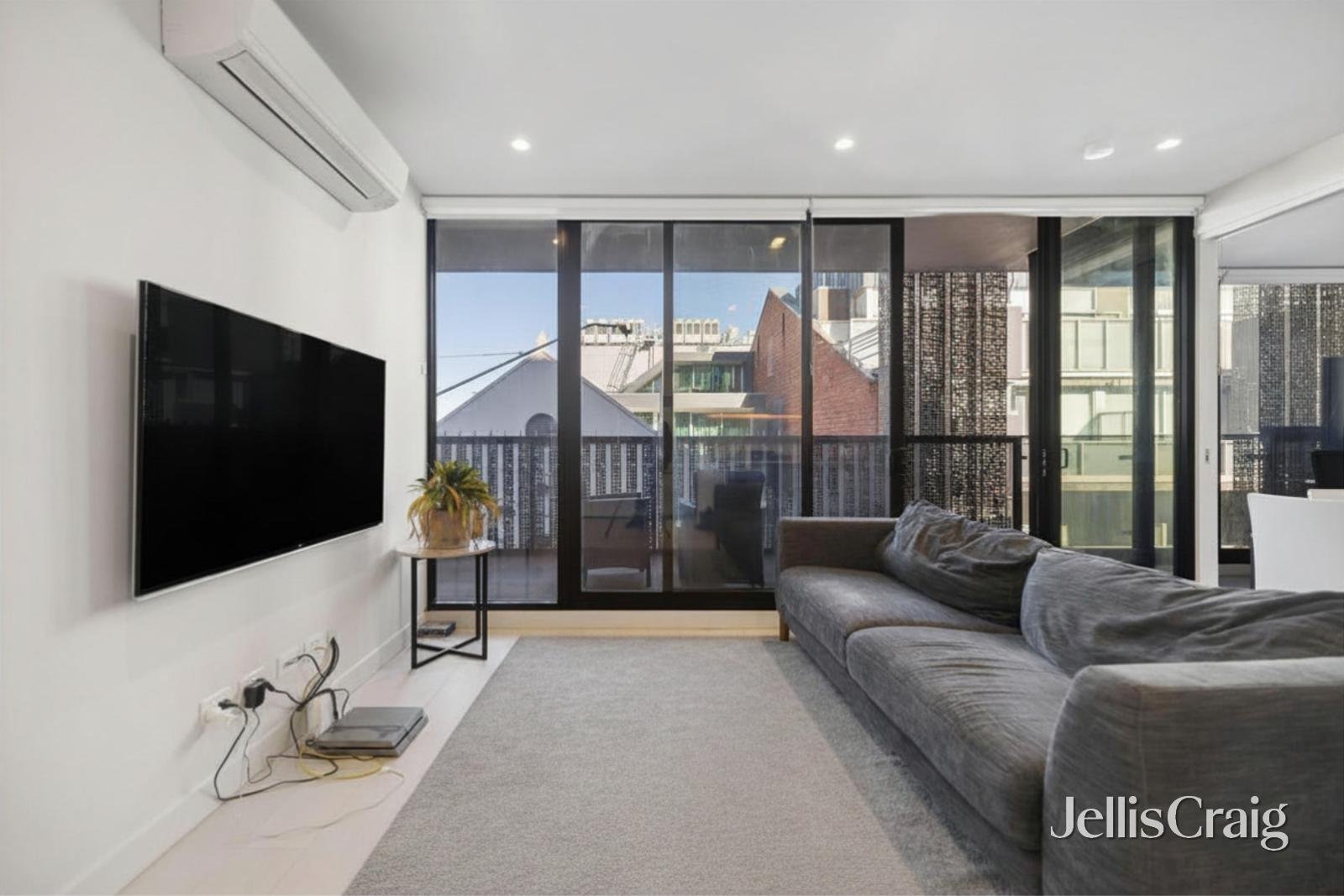 208/3 Victoria Street, Windsor image 2
