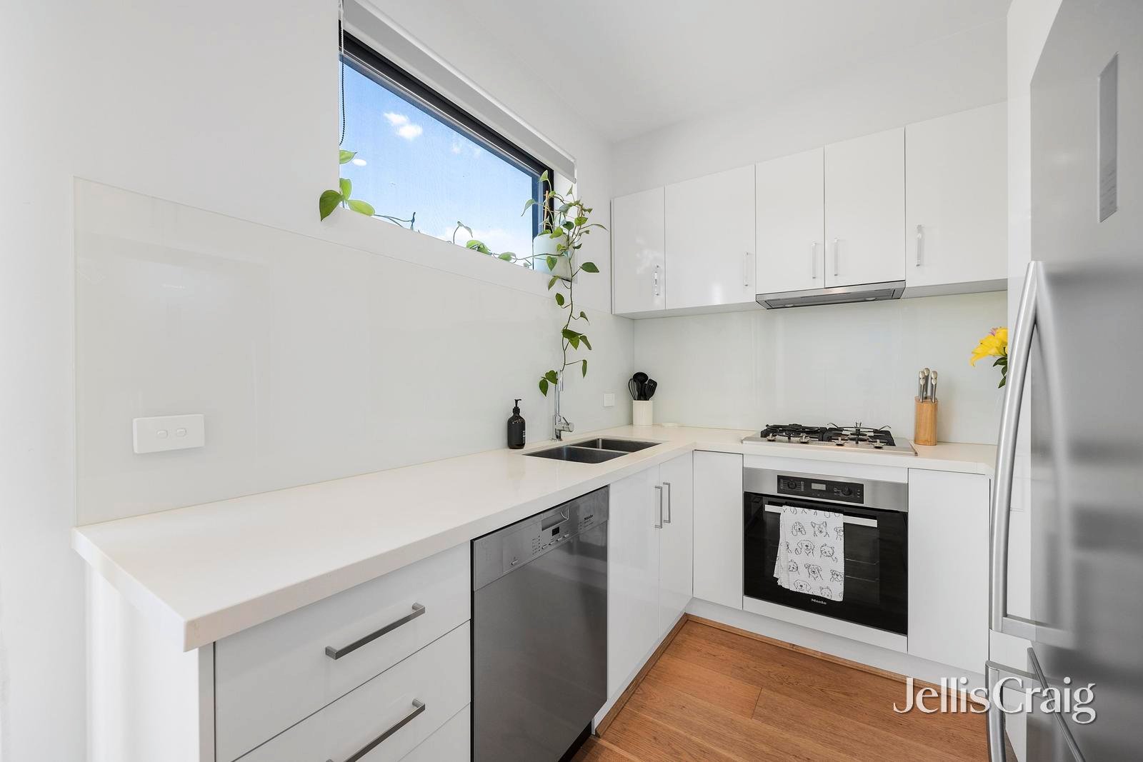 208/5-7 Browns Avenue, Ringwood image 3