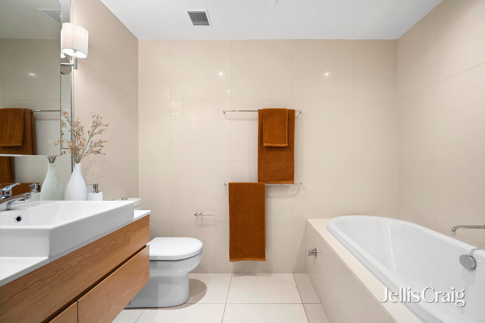 208/6-8 Eastern Beach Road, Geelong image 6